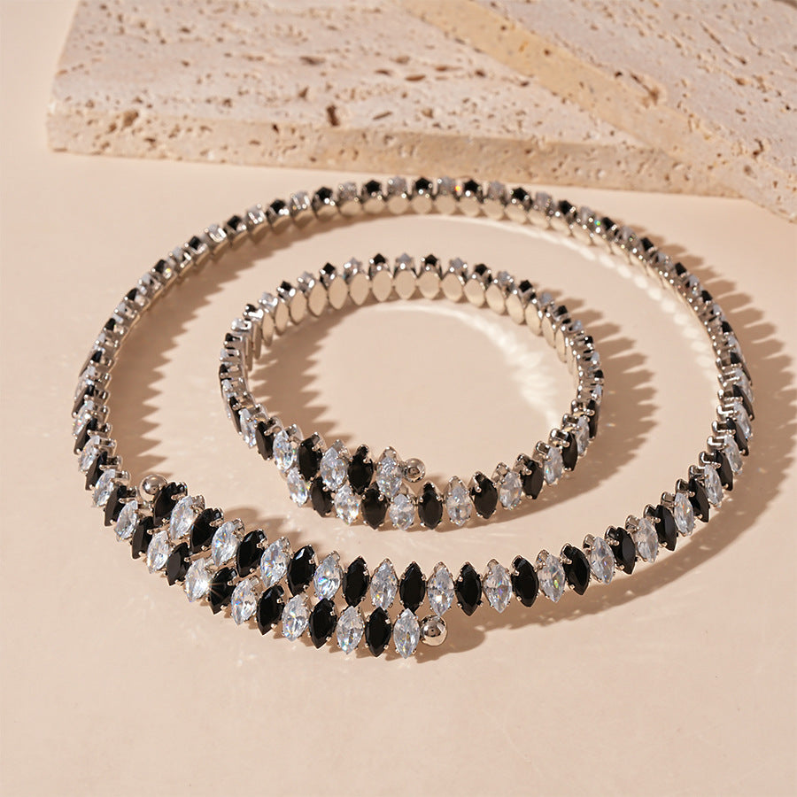 Wholesale Light luxury style contrasting color zircon water drop-shaped circle open collar bracelet