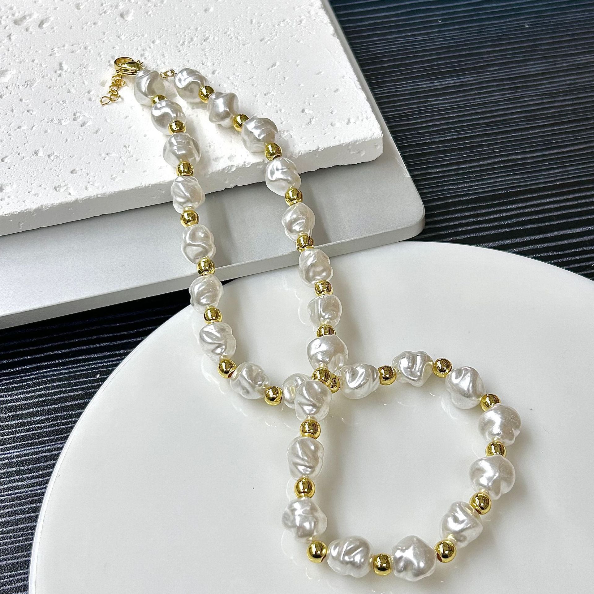 Wholesale Pearl  Light Luxury Copper Beads Irregular Pearl Necklace