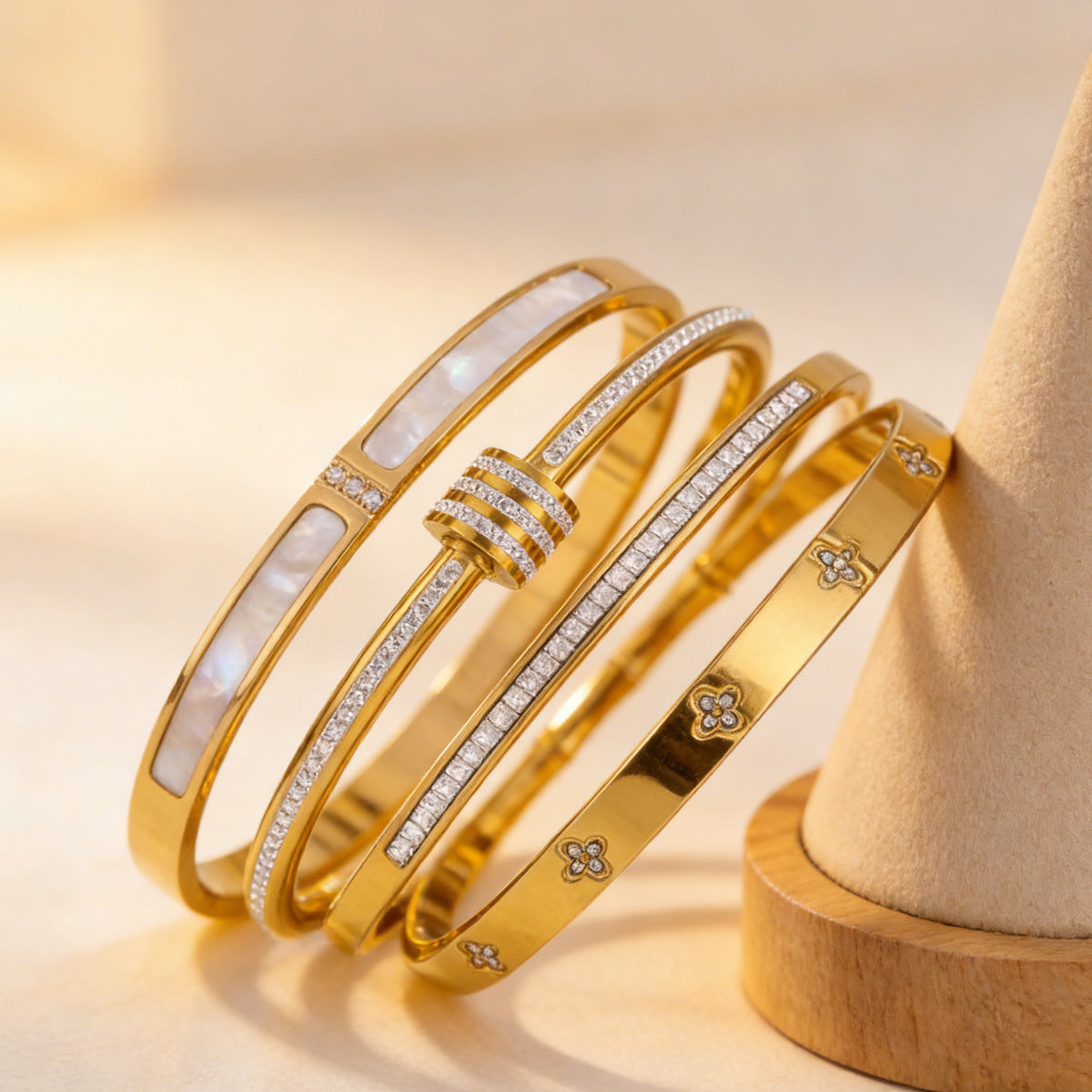 Wholesale Stainless Steel 18K Gold Plated Geometric Bracelet with White Shell Rhinestone Boutique Resale