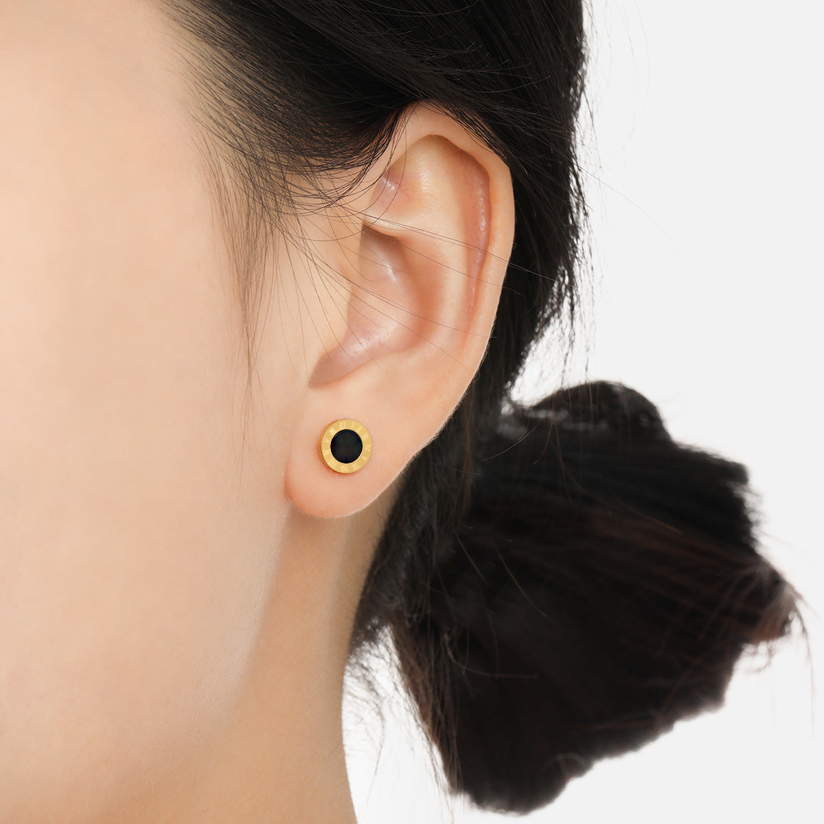 Wholesale Light Luxury  Black Roman Numerals Drop Glue Ear Bone  Titanium Steel Earrings