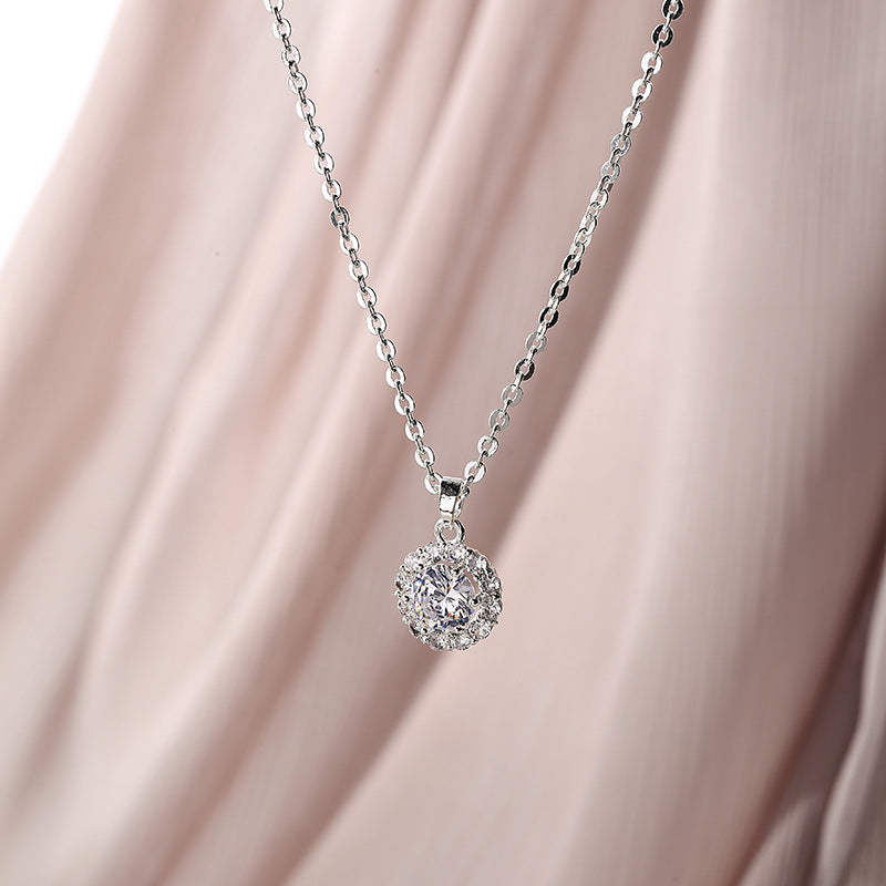 Wholesale Sweet Four-Leaf Flower Clavicle Chain - Titanium Steel,  Non-Fading,  Gemstone Accents - Boutique Resale Jewelry