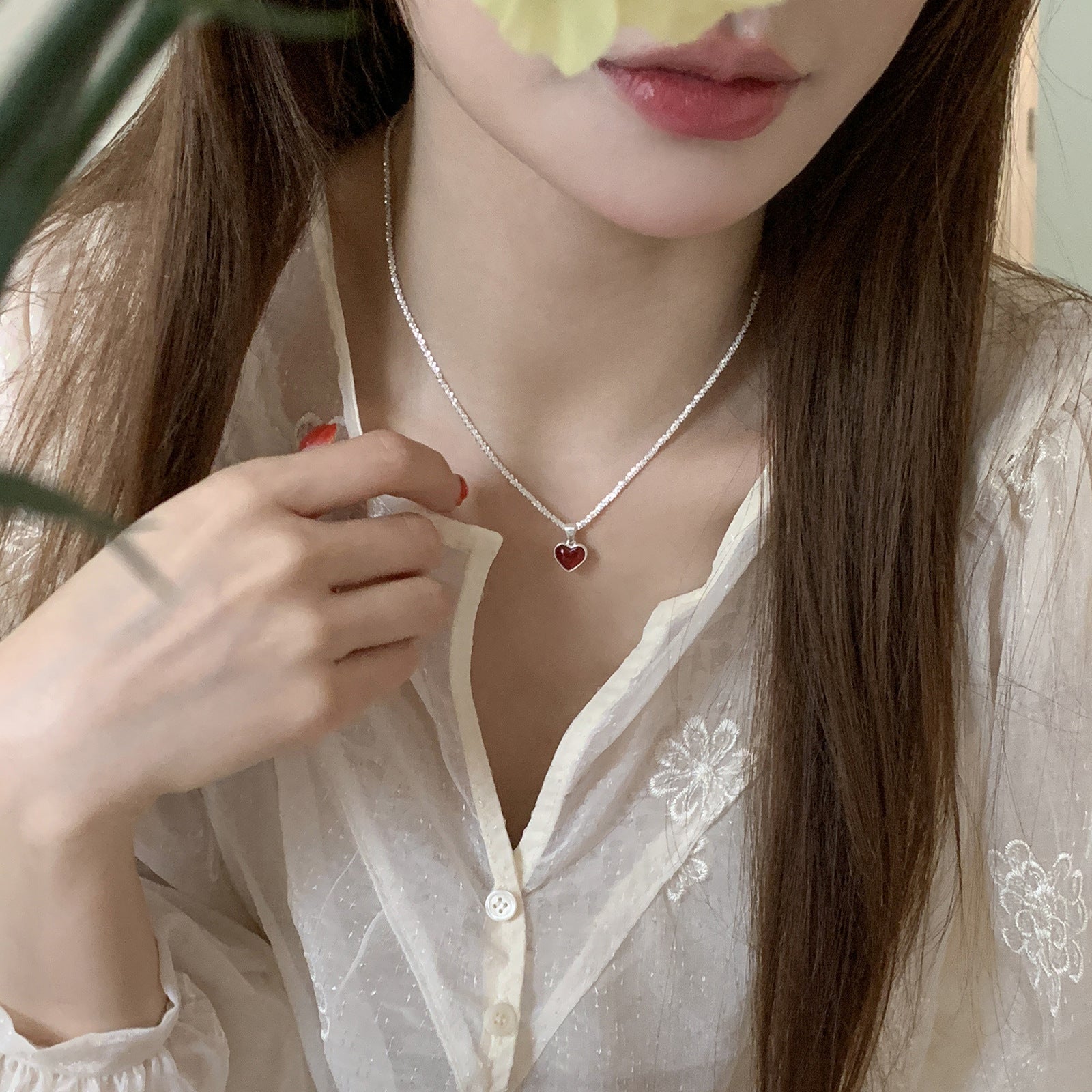 Wholesale Sparkling Shell Heart Necklace