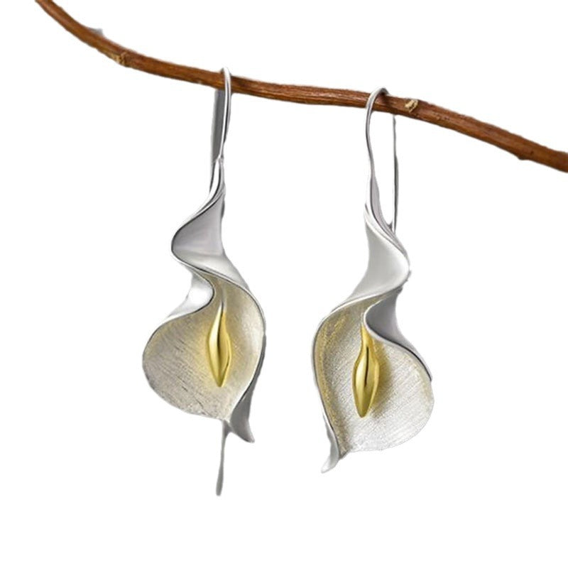 Wholesale  two-color lily earrings ladies fashion elegant flower earrings jewelry