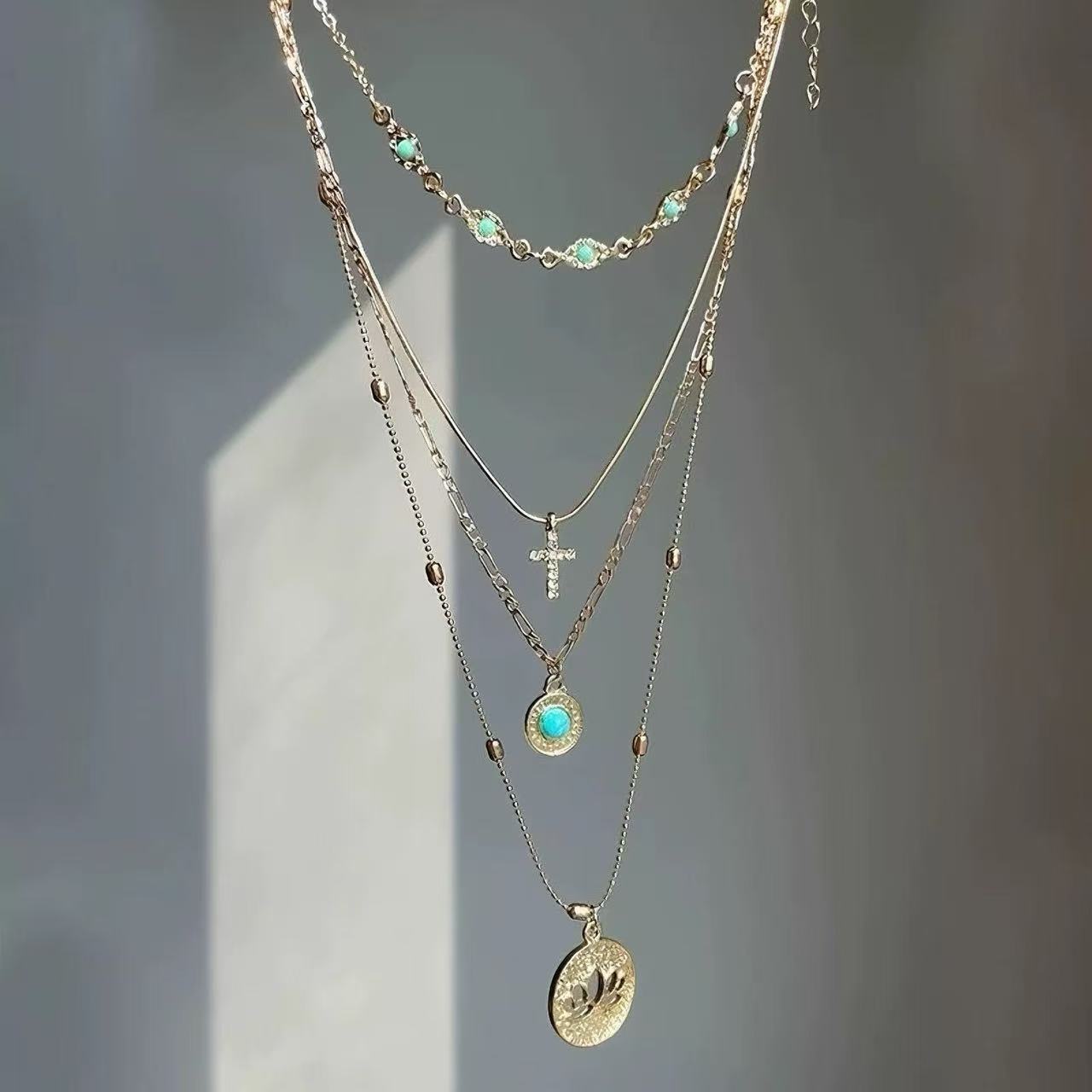 Wholesale Women S Bohemian Vintage Layered Necklace Set Hollow Flower Cross Gold Tone Choker Pendant Fashion Jewelry Accessory For Boutique Resale