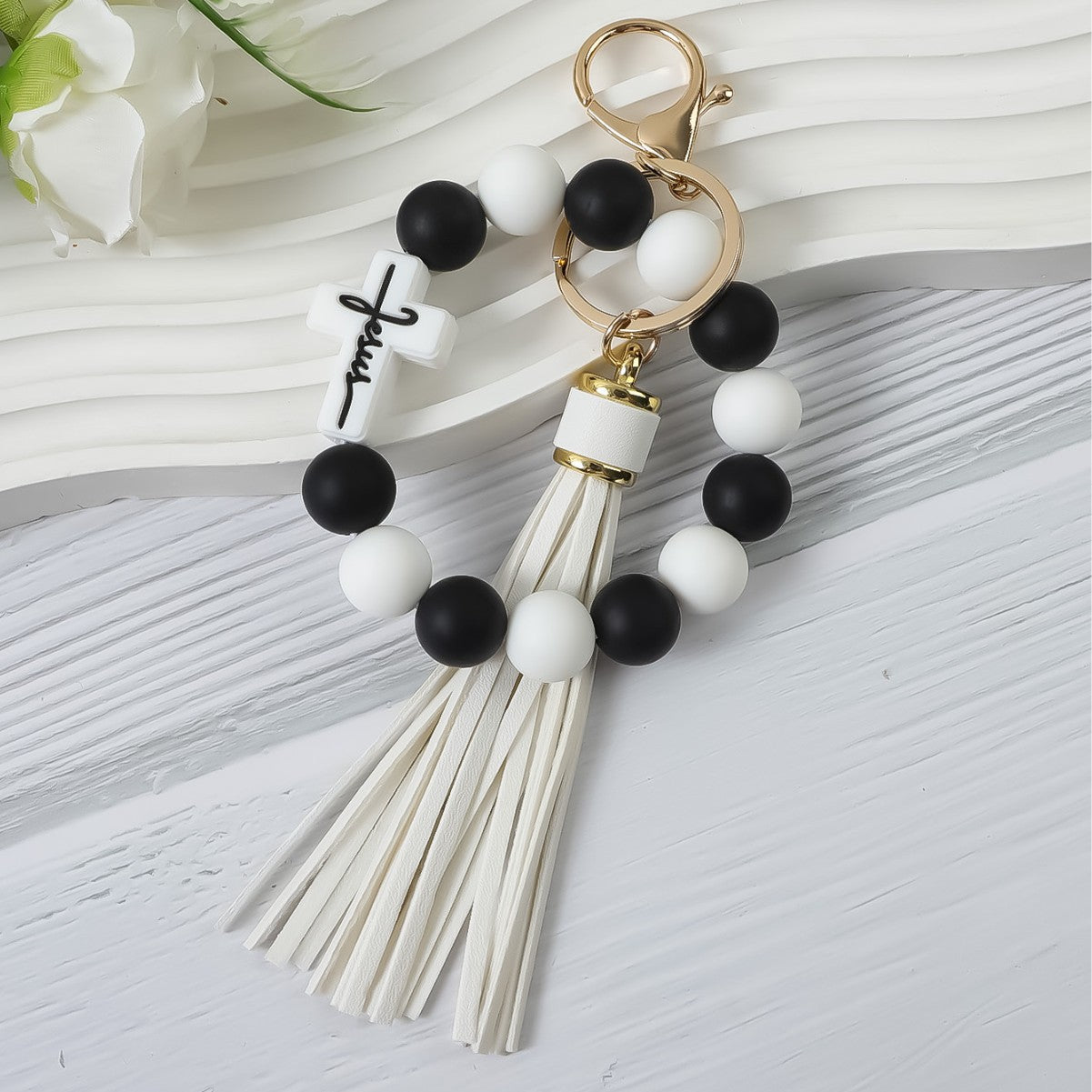 Wholesale Trendy Cross Bead Bracelet Keychain Silicone Wristband Bag Charm For Women