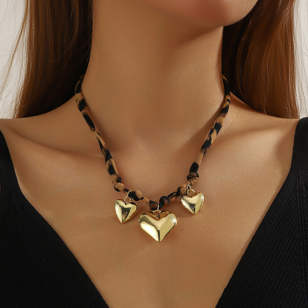 Wholesale Niche Design Leopard Print Necklace Alloy Pendant Retro High-End Silk f Leopard Print Necklace