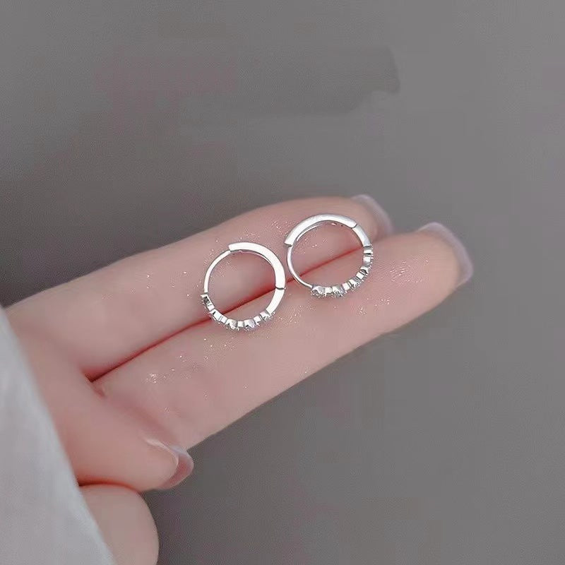 Wholesale S925 Sterling Silver Light Luxury Love Heart-shaped Earrings