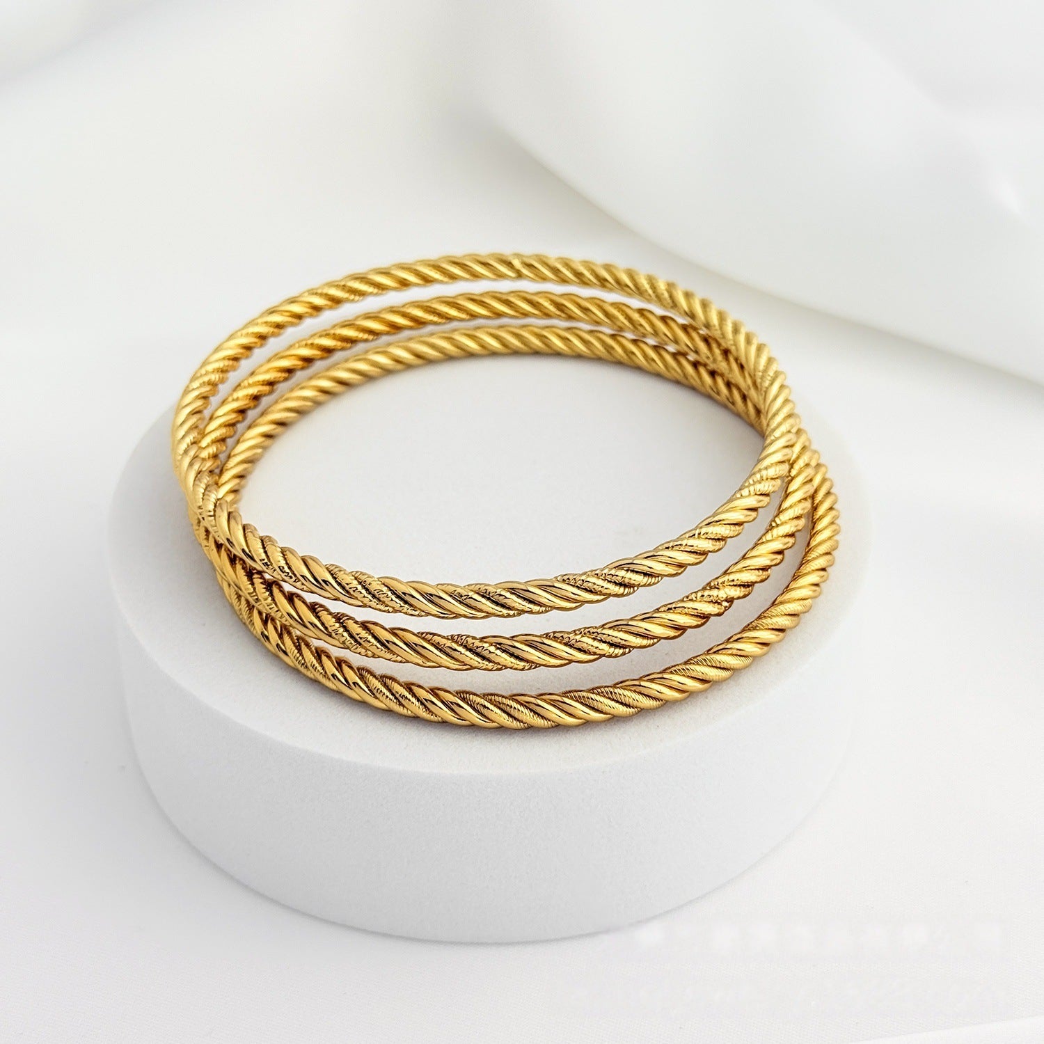 Wholesale Stainless Steel Plated Geometric Bangle Modern Minimalist Jewelry Accessory