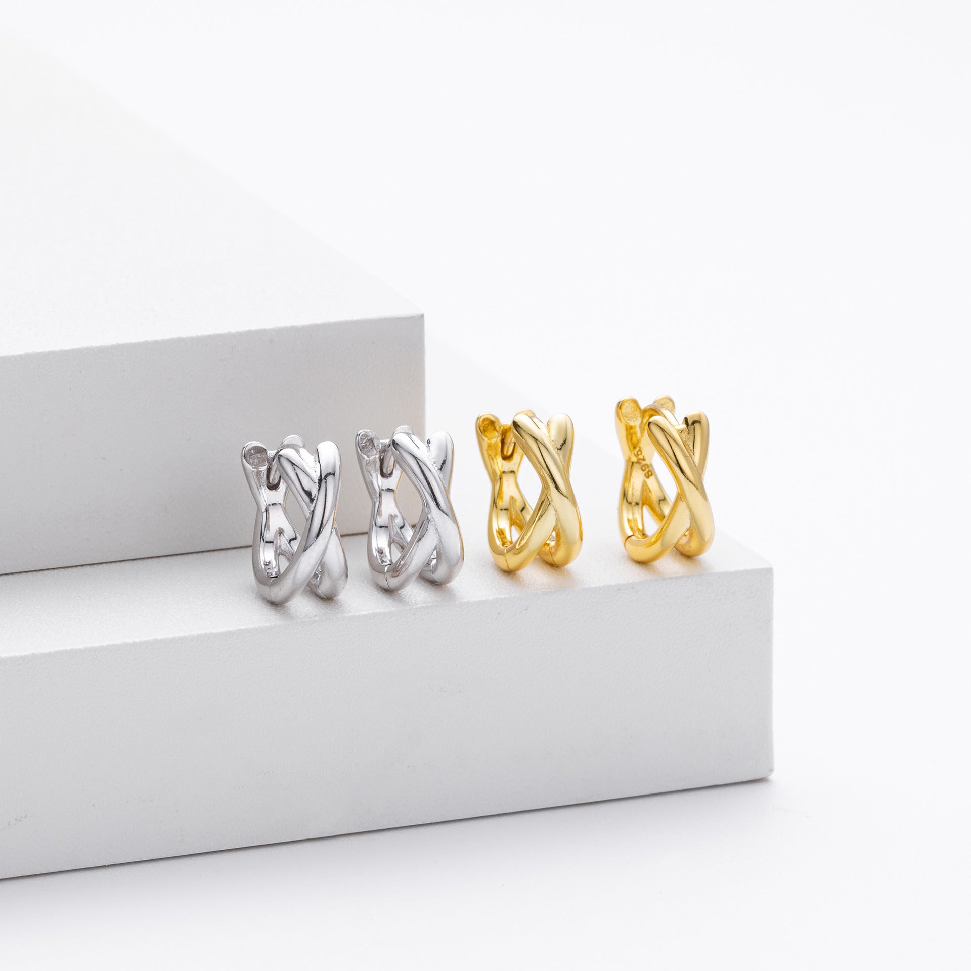 Wholesale s925 sterling silver cross simple bright face ear buckle earrings