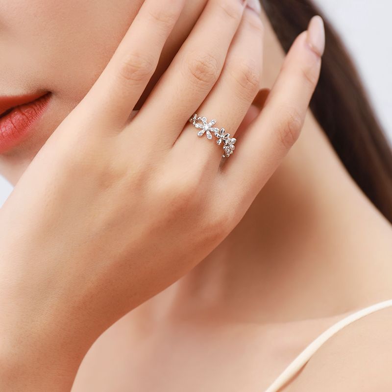Wholesale s925 Sterling Silver Daisy Ring  Fashion Light Luxury Micro Diamond Ring
