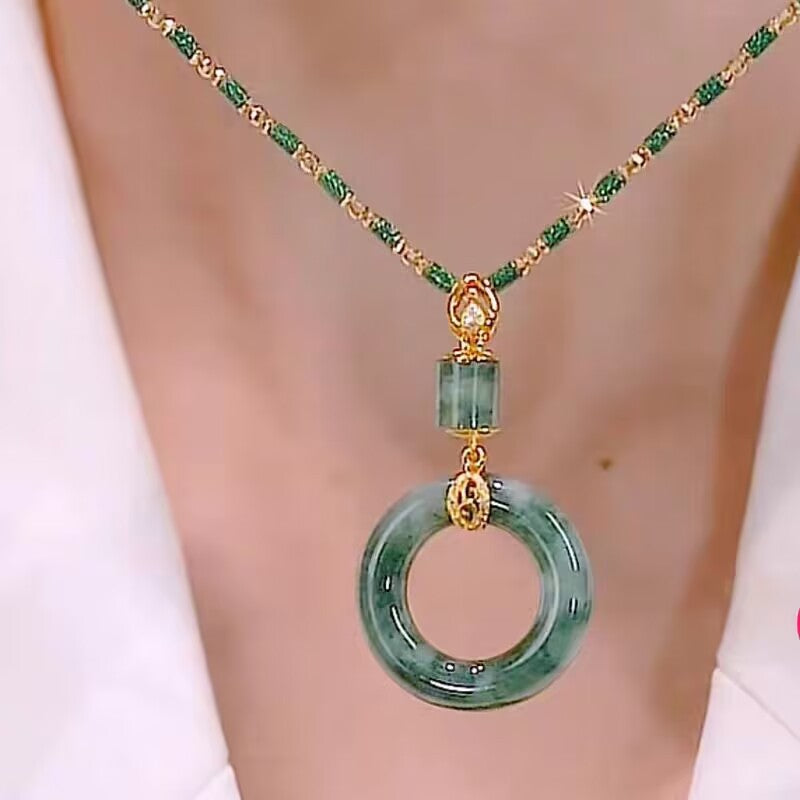 Wholesale Retro Gradient Green Peace Buckle Pendant Necklace Clavicle Chain Choker Necklace ACC-NE-Huzhe001
