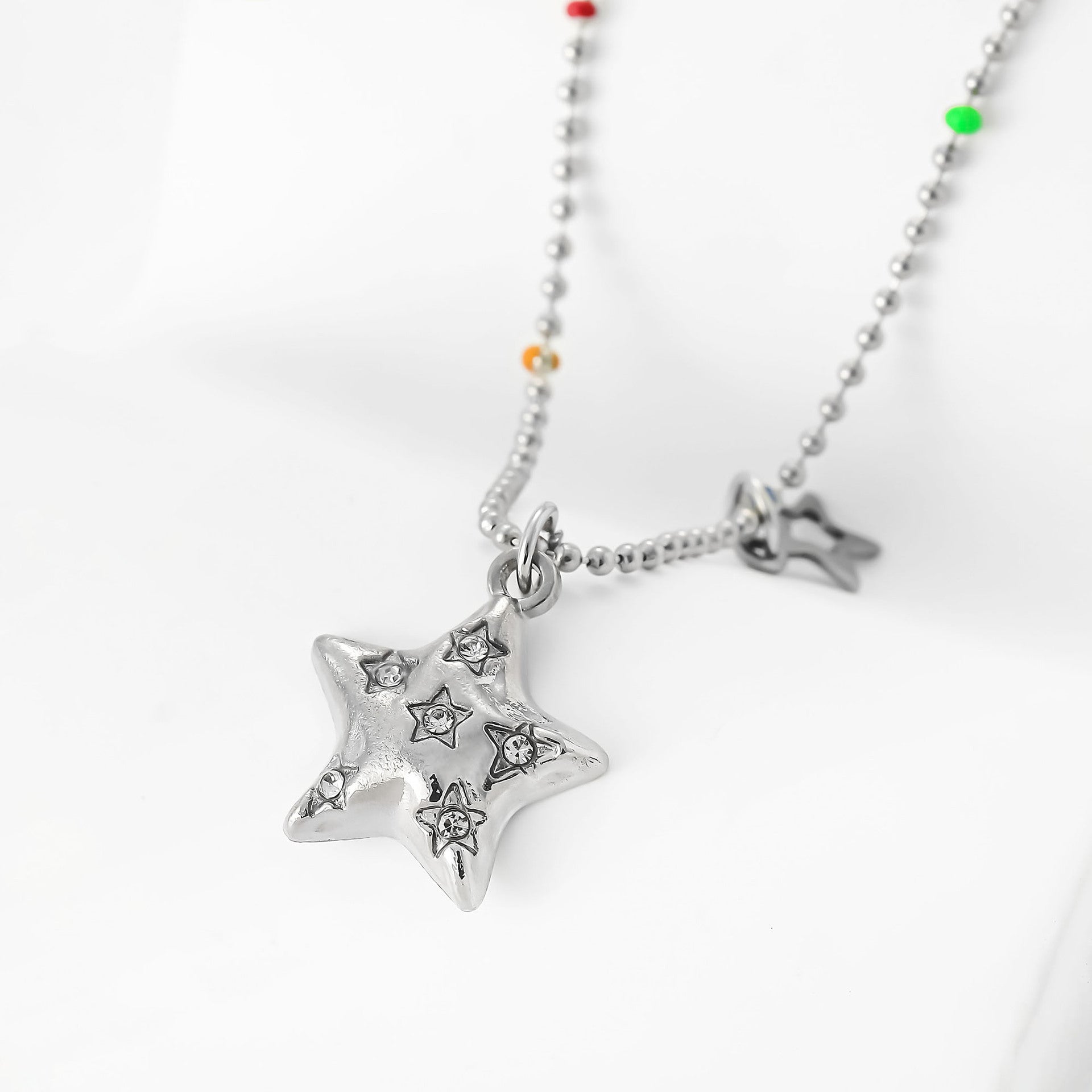 Wholesale colorful beaded star point diamond hollow pendant necklace