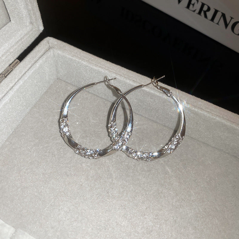 Wholesale Silver needle  twisted diamond earrings