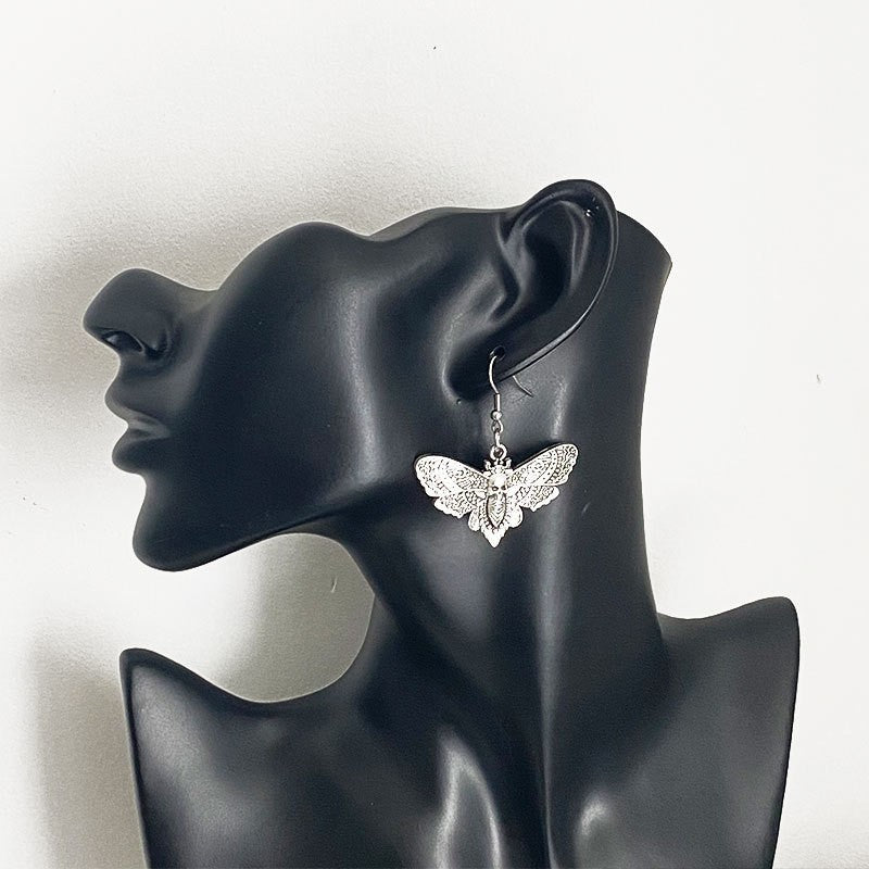 Wholesale Retro Skull Butterfly Pendant Necklace Stylish  Animal Jewelry For Party Wear