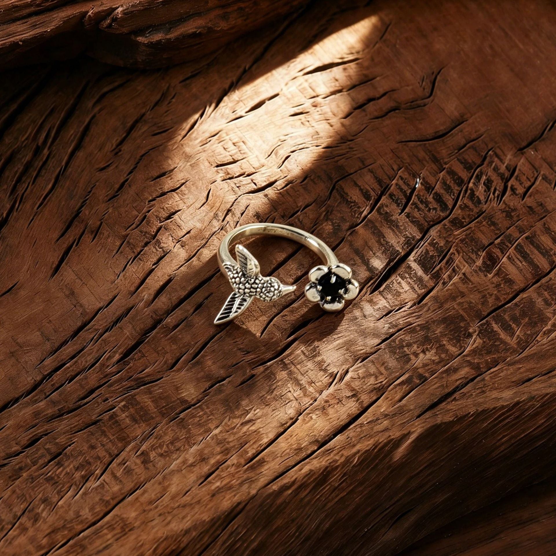 Wholesale Zinc Alloy Electroplated Hummingbird Bird Ring - Exaggerated Open Design Fashion Jewelry Accessory for Party or Gift