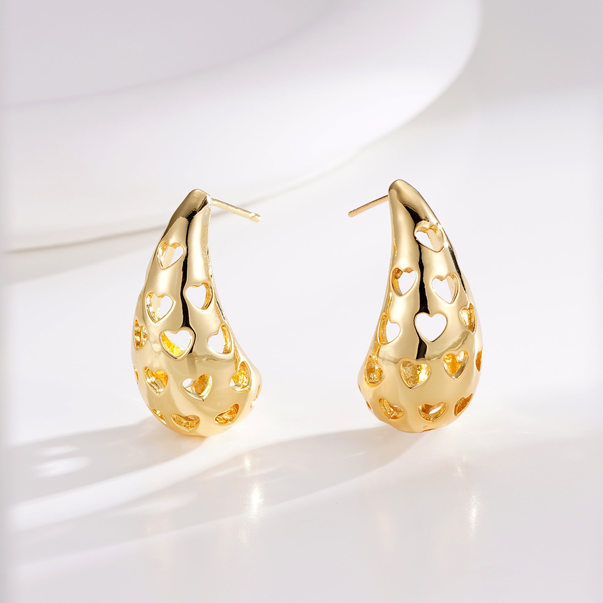 Wholesale copper plated gold inlaid zircon love earrings