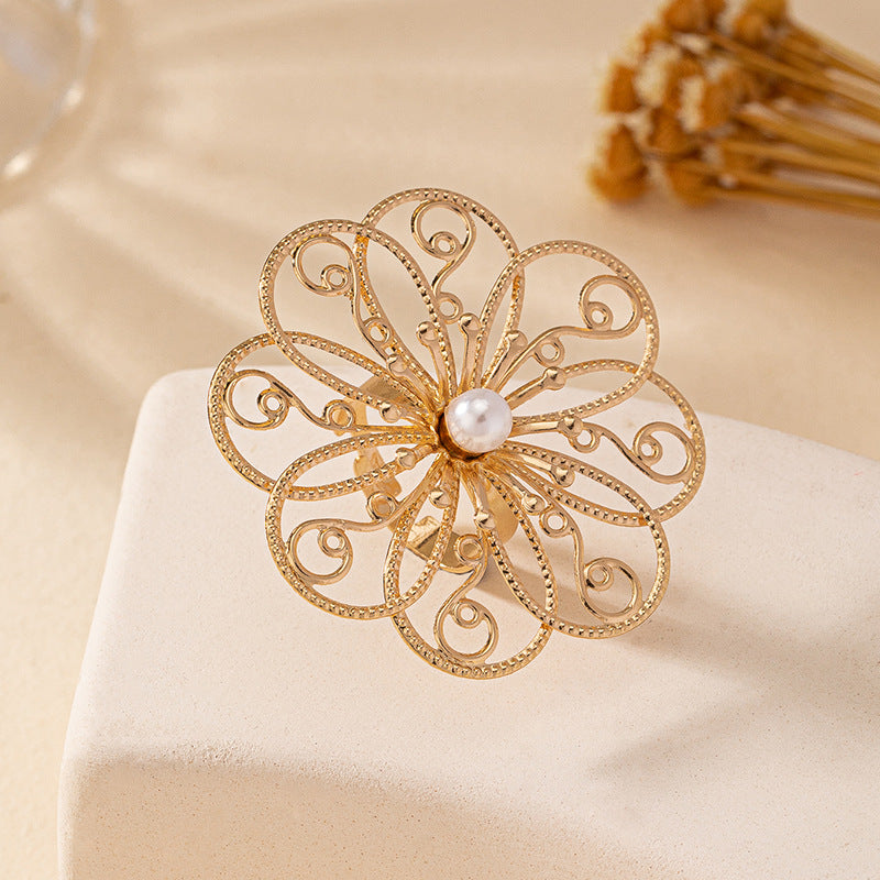 Wholesale Exaggerated New Flower Women' s Ring Fashion Metal Hollow Flower Exaggerated Bracelet Ring