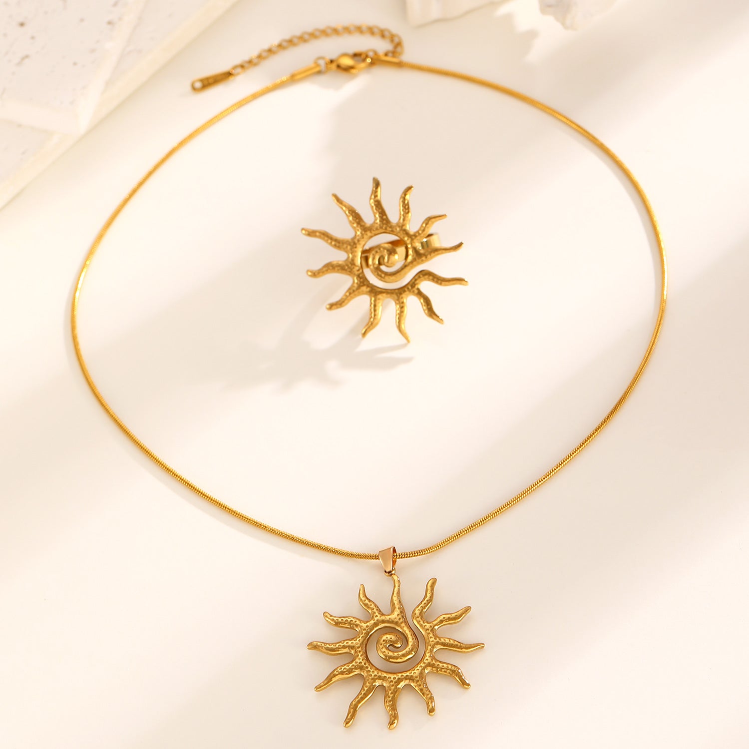 Wholesale Stainless Steel Hammer Spiral Sun Pendant Necklace  Ring