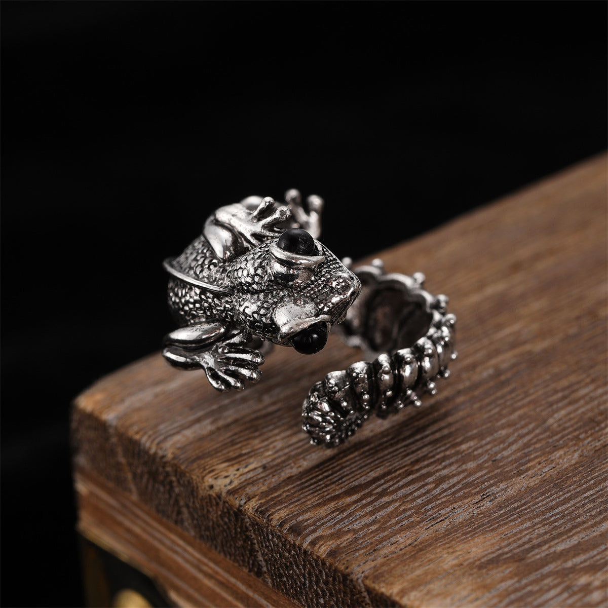 Wholesale Gothic lizard ring punk dark adjustable ring
