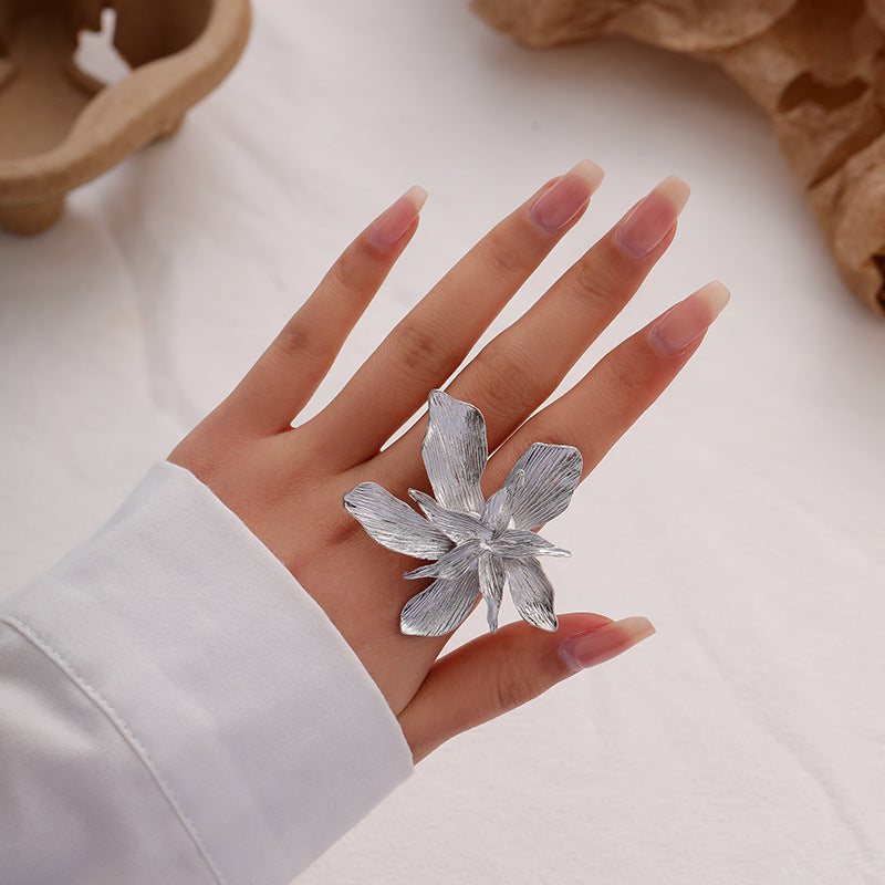 Wholesale  personalized five-petal flower three-dimensional flower opening ring