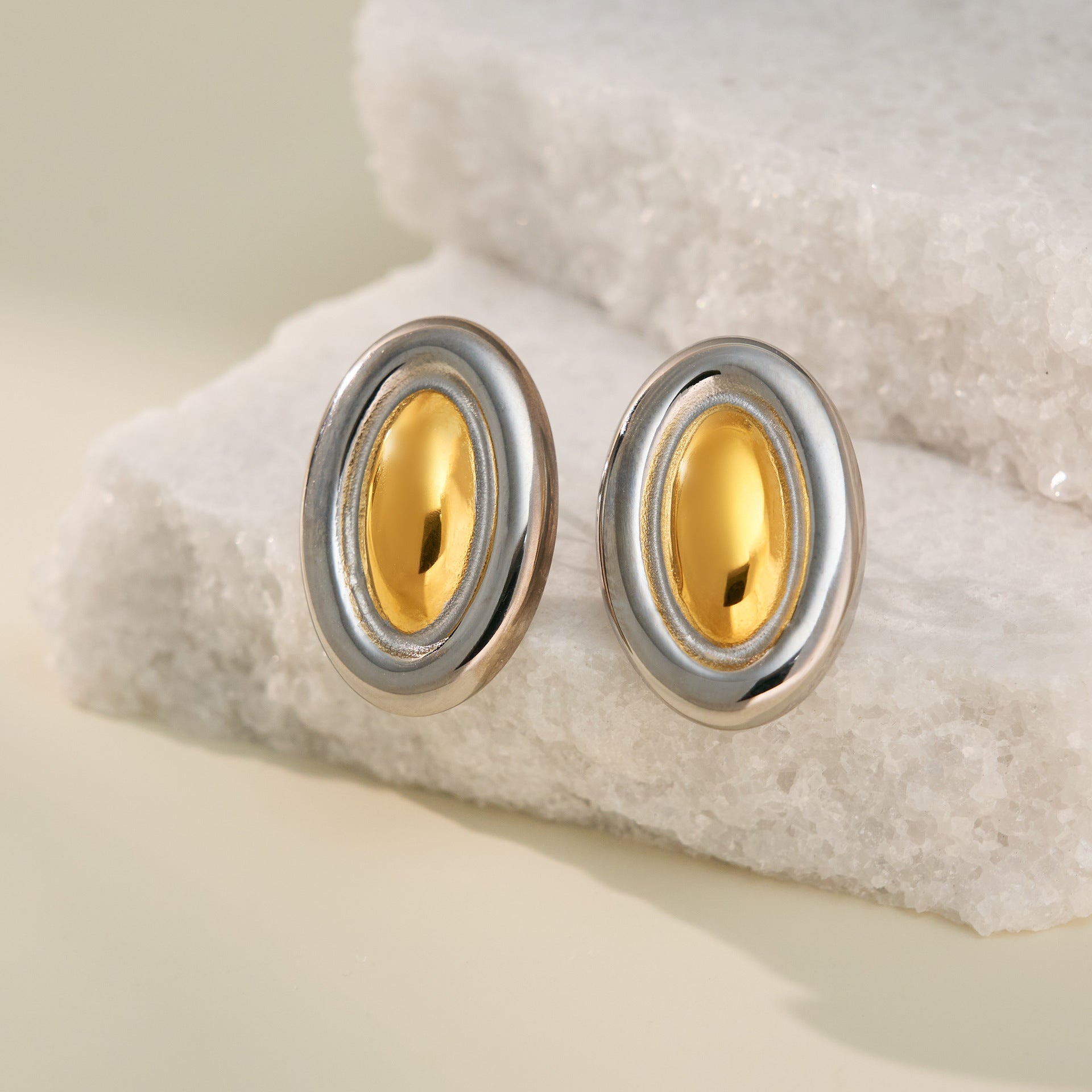 Wholesale  18k real gold electroplated titanium steel gold and silver cat's eye earrings