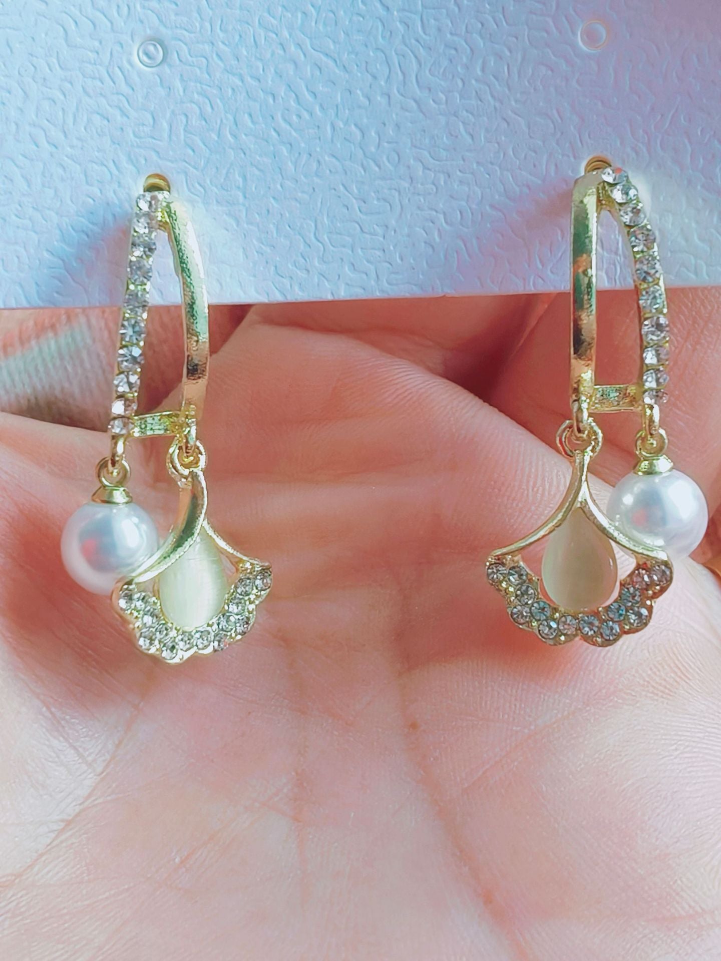 Wholesale Purple Four-leaf Flower Pearl Luxury Earrings