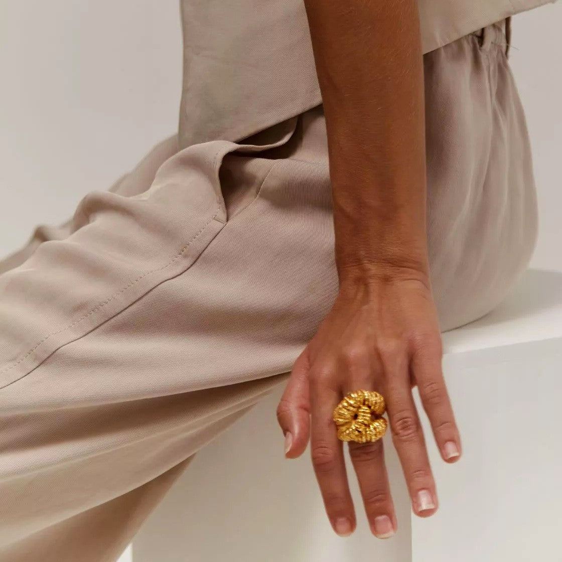 Wholesale  18K Gold Vintage Ring  Open Ring Exaggerated Decorative Ring