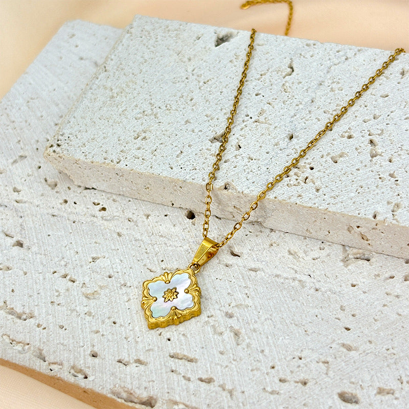 Wholesale Shell Four Leaf Flower Necklace ACC-NE-Xiangou003