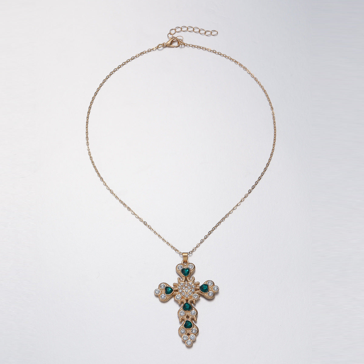 Wholesale Minimalist Cross Pendant Necklace with Rhinestones Zinc Alloy Electroplated Jewelry Accessory for Women Boutique Resale