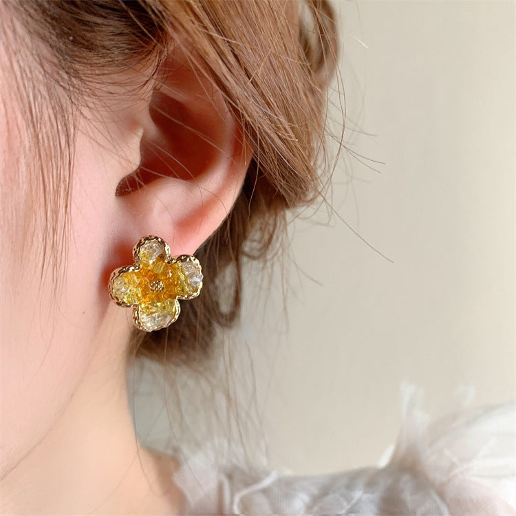 Wholesale Gradient crystal yellow flower earrings