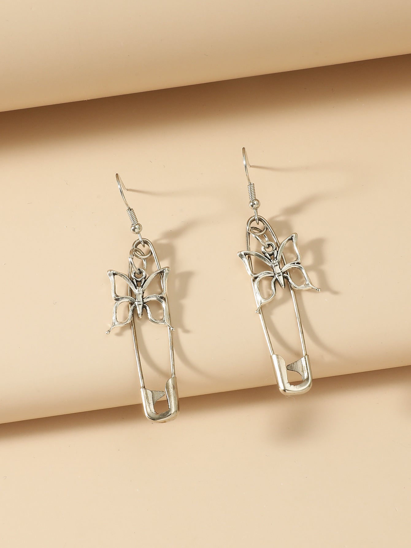 Wholesale Creative Pin Necklace  Clavicle Chain