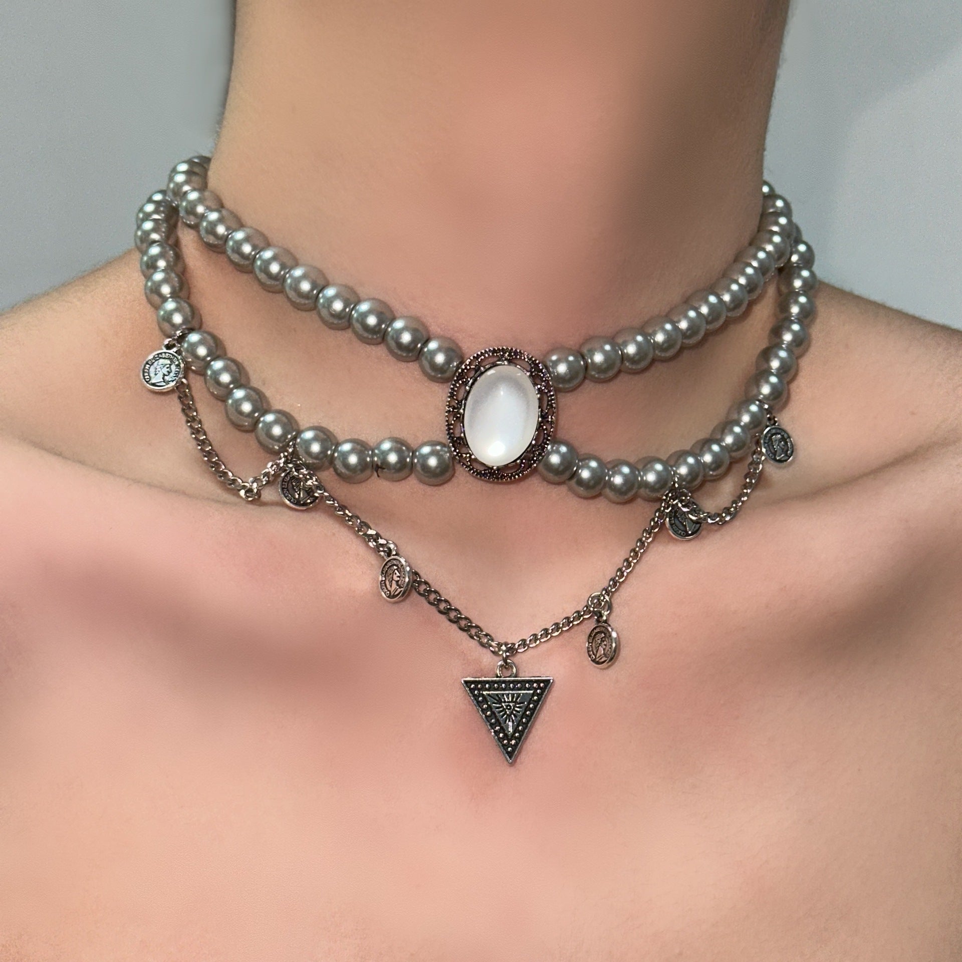 Wholesale Light luxury gray pearl necklace