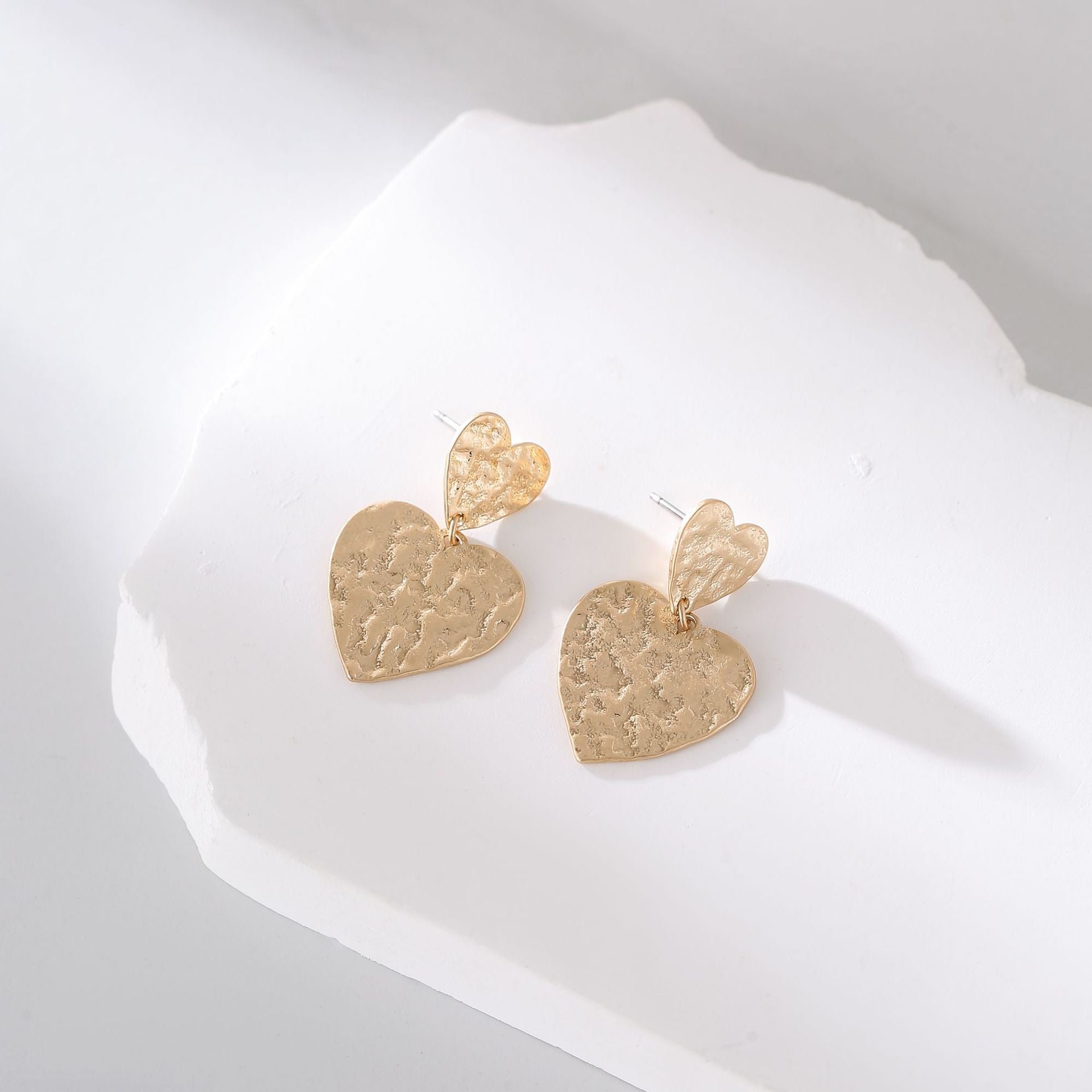 Wholesale copper plated gold inlaid zircon love earrings