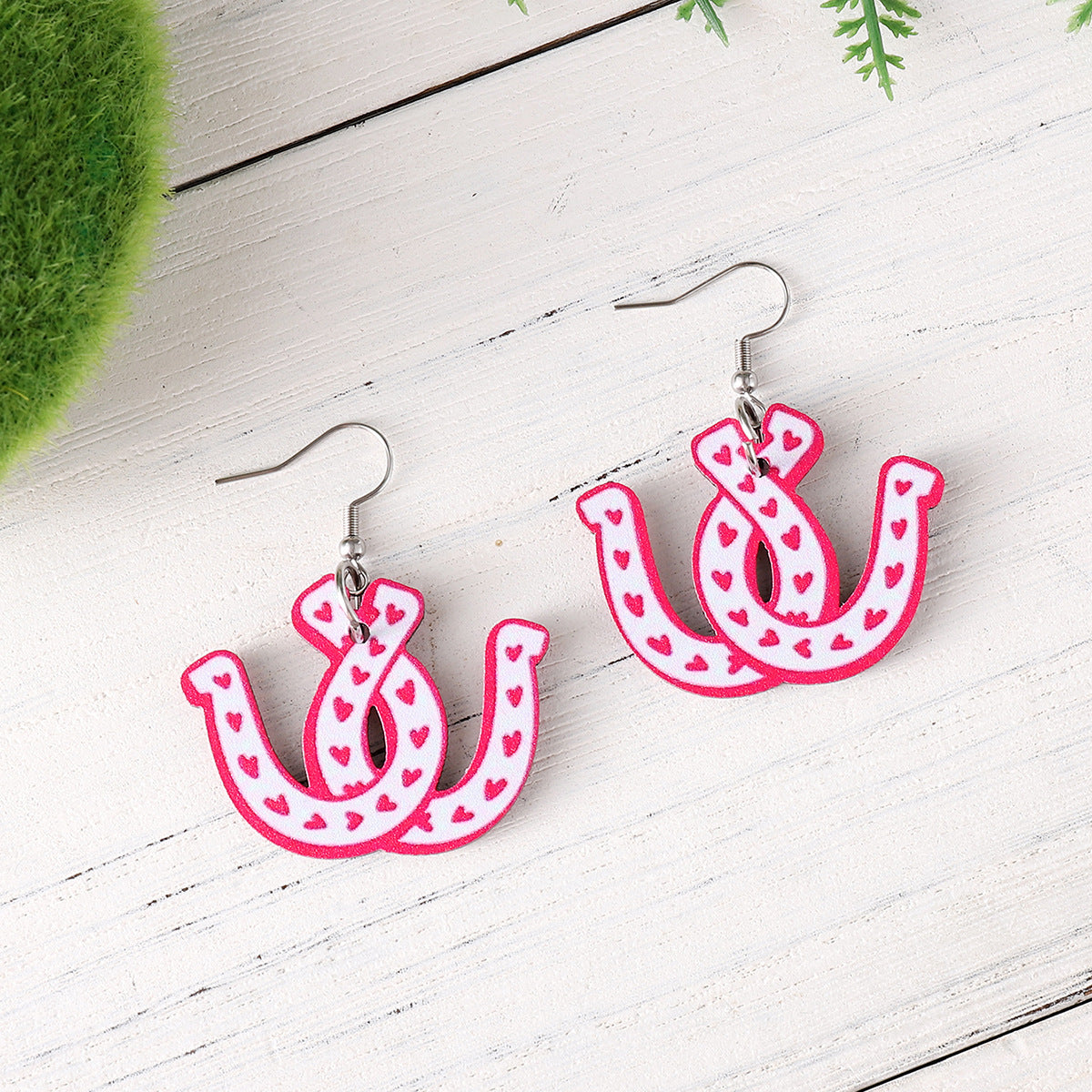 Wholesale  Western Style Y2K Pink Love Horseshoe Pendant Earrings
