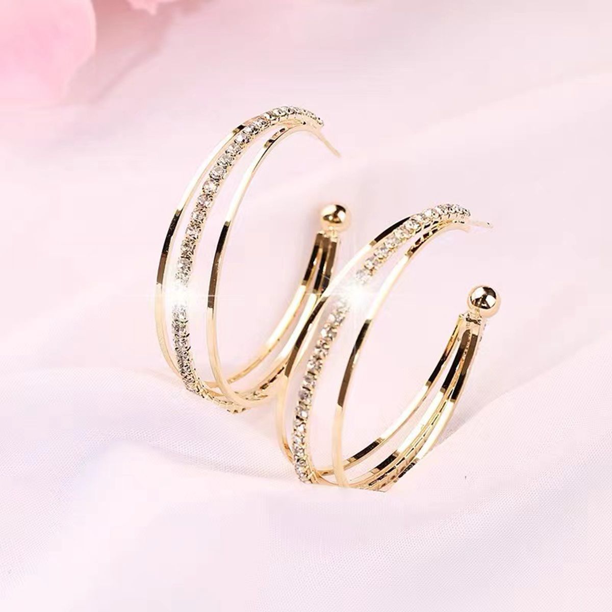 Wholesale three-circle diamond super shiny earrings