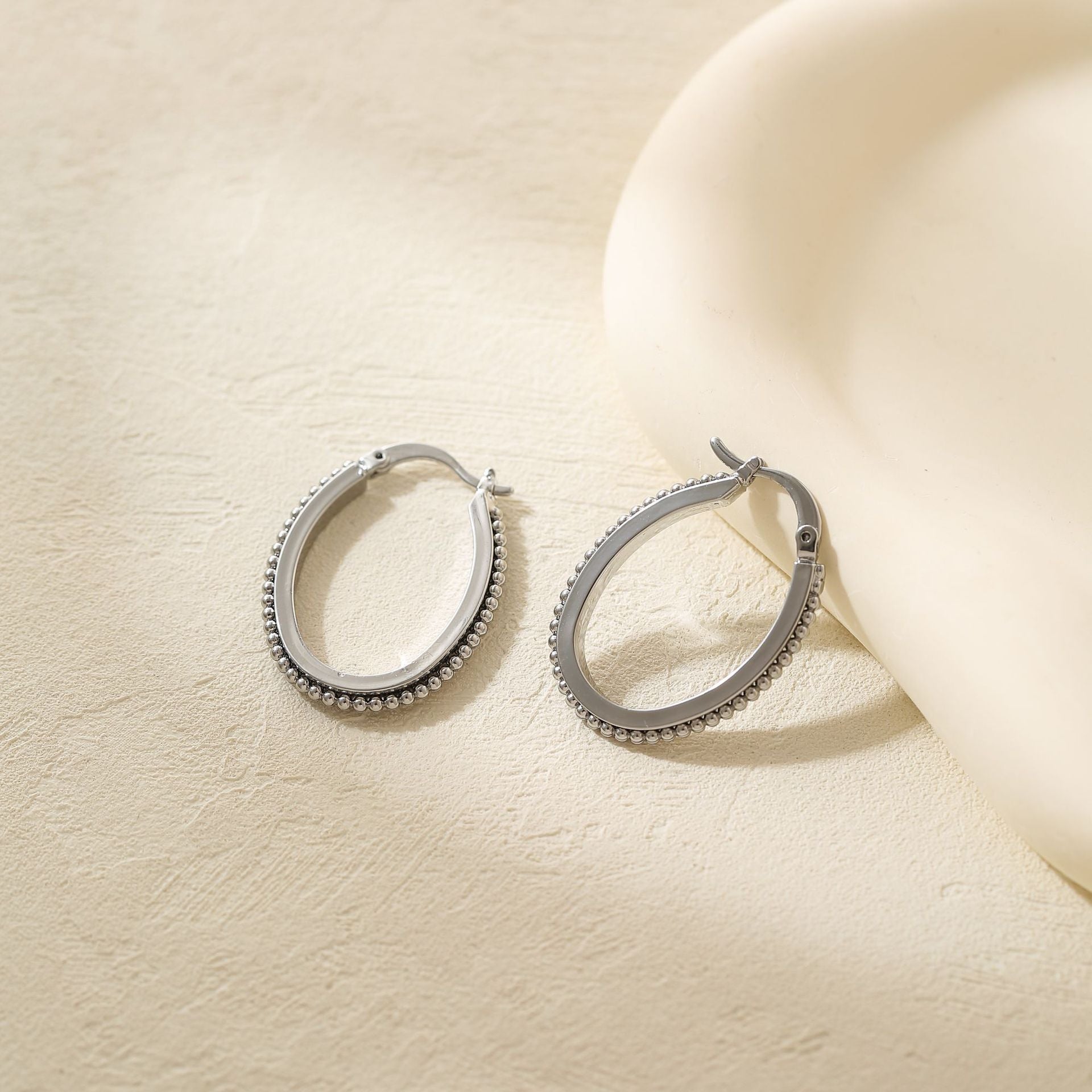 Wholesale  silver pigment hoop earrings hoop earrings