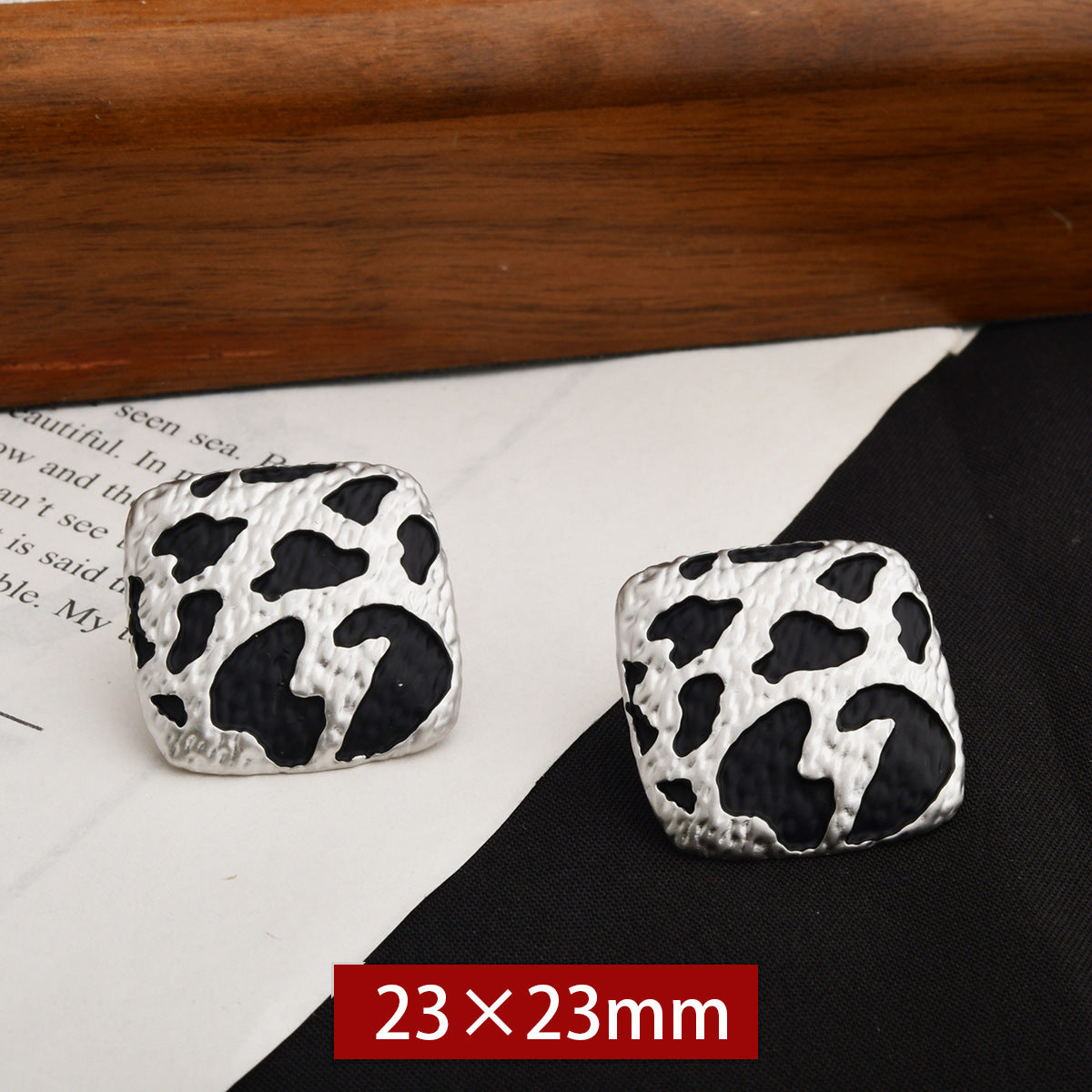 Wholesale  Irregular Leopard Print Geometric Round Earrings