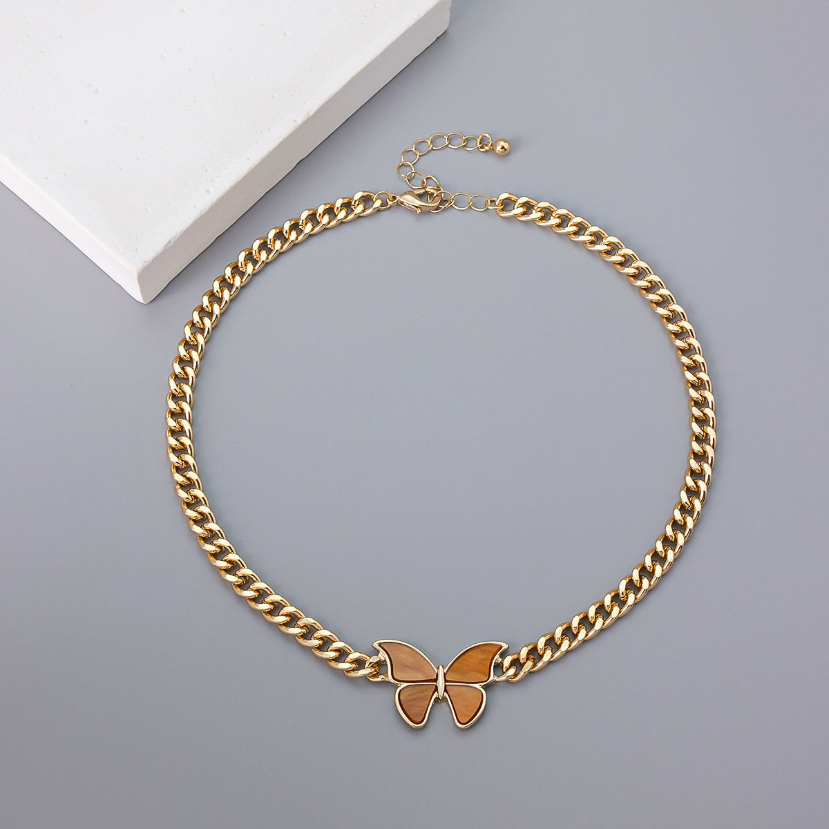 Wholesale Light Luxury Butterfly Pendant Necklace Copper Micropaved Fashion Accessory