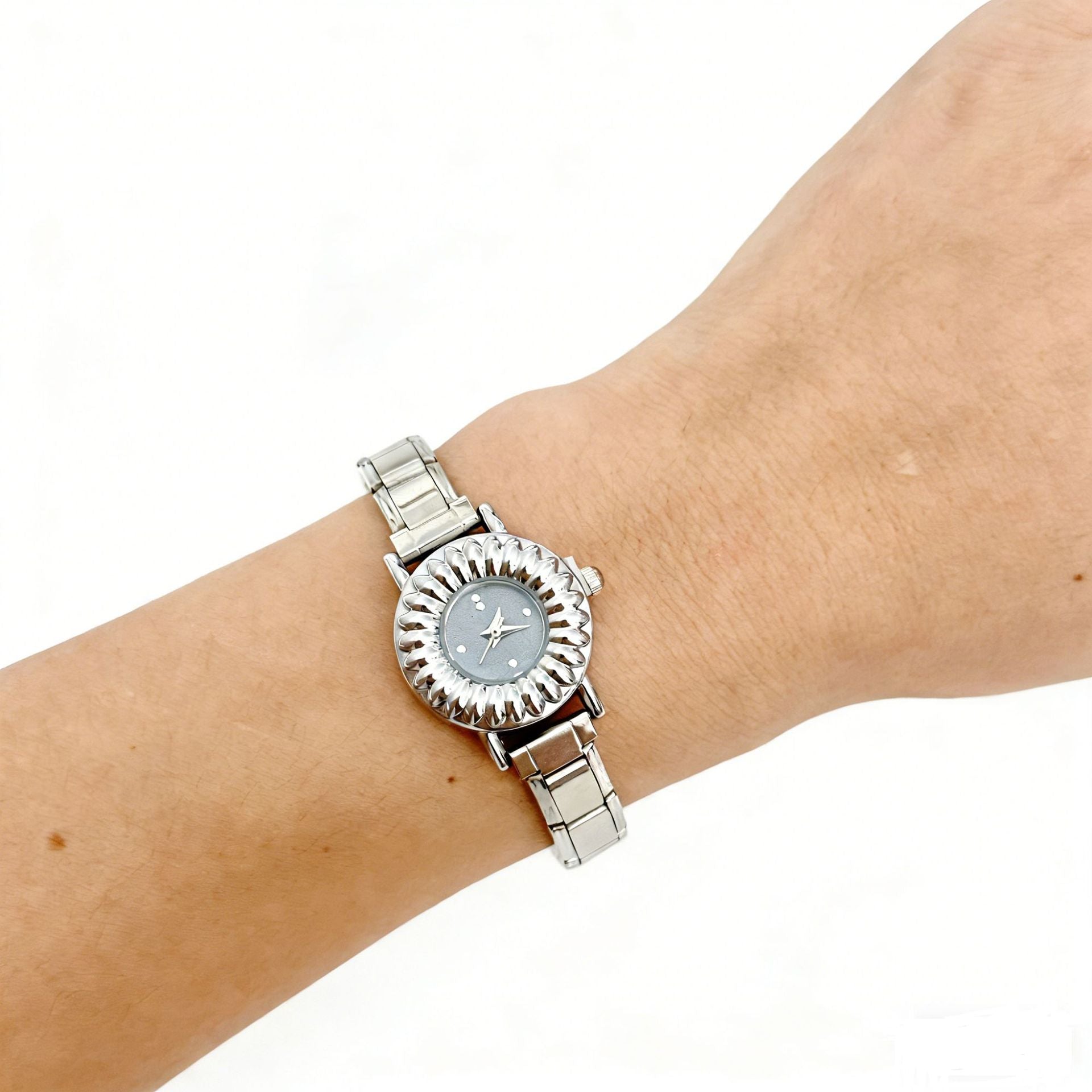Wholesale Trendy Starry Women' s Quartz Watch,  Stainless Steel DIY Modular Timepiece,  Cute Gift and Boutique Resale Accessory