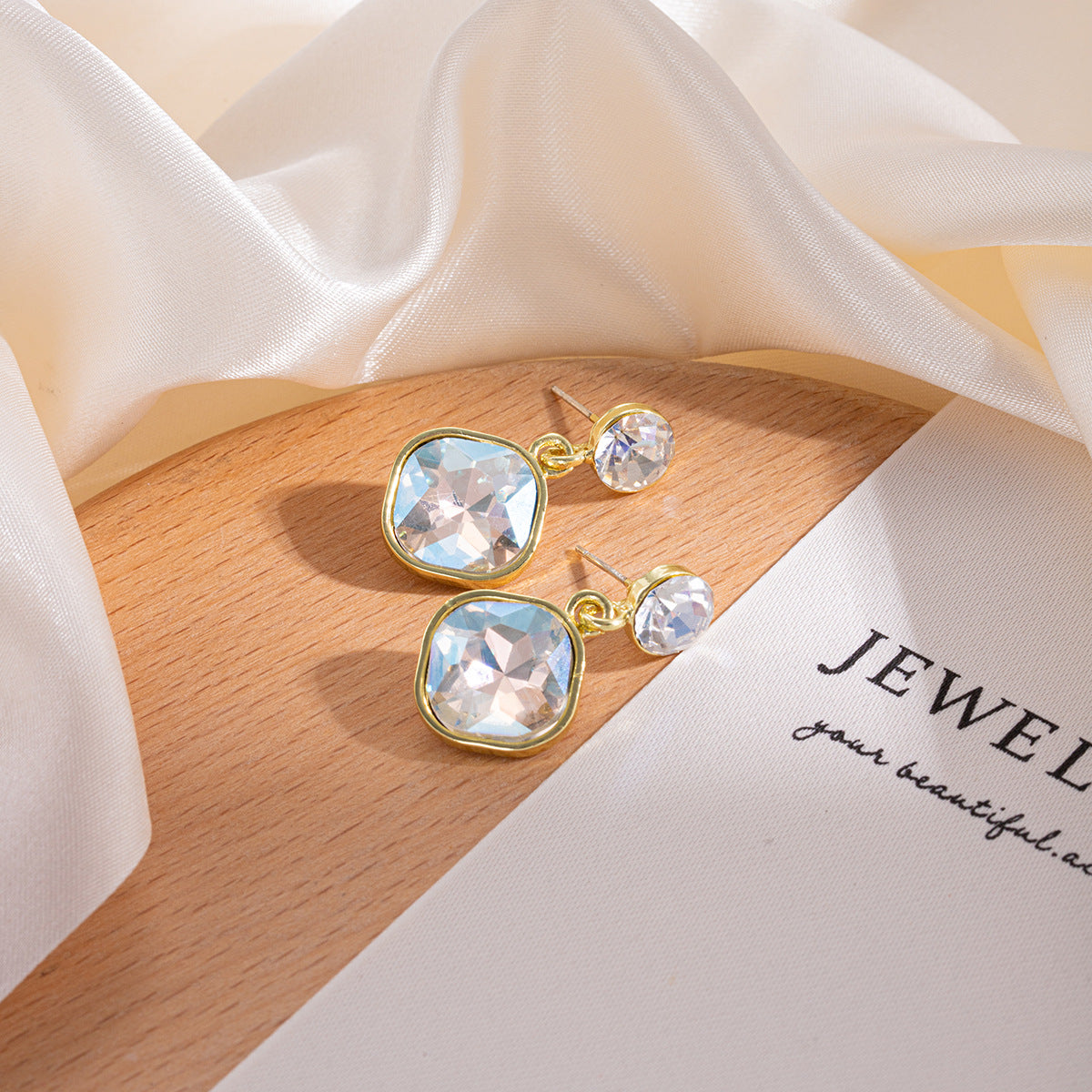 Wholesale Light Luxury Style Blue Fantasy Vermiculite Earrings ACC-ES-MDD059