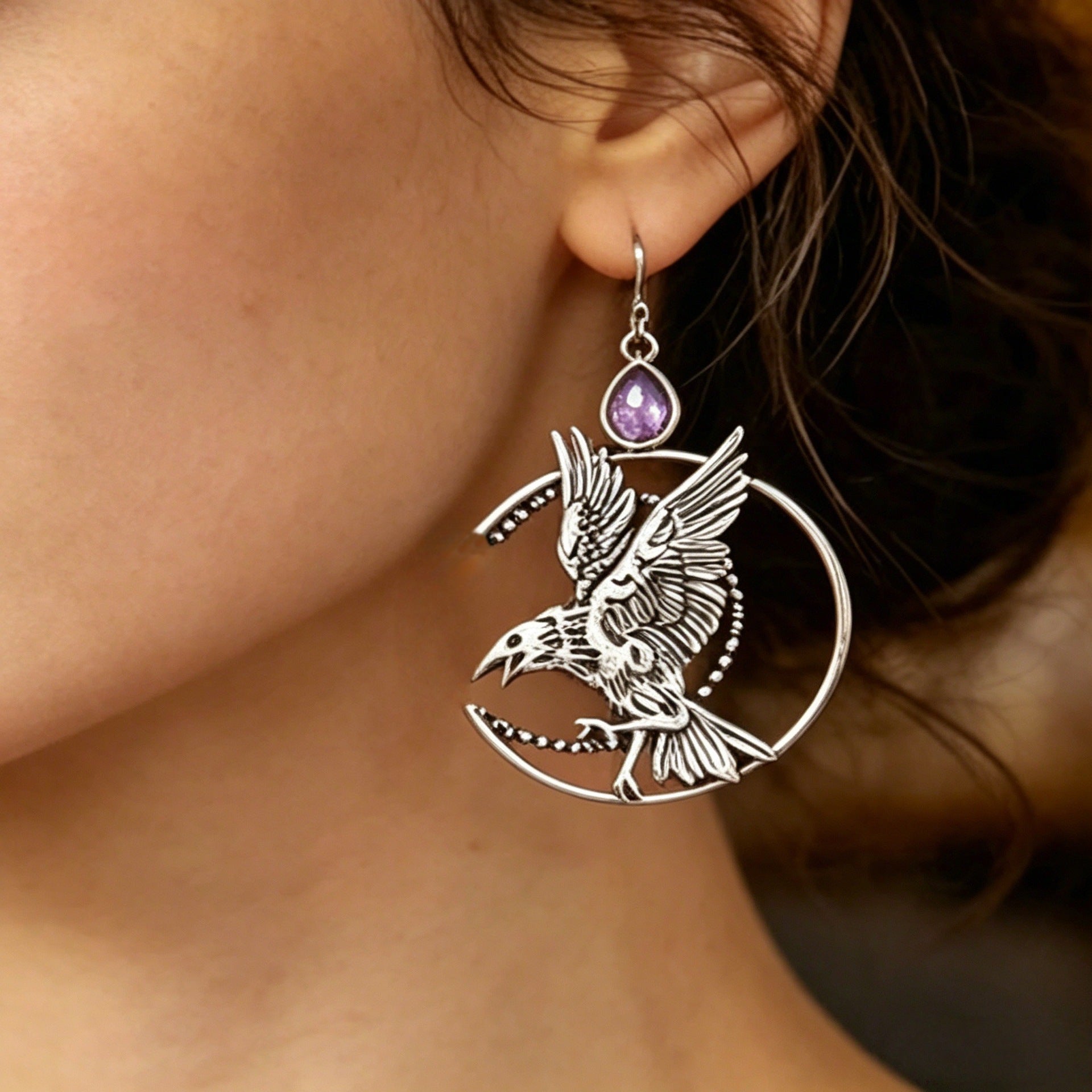 Wholesale Gothic Crow Crescent Earrings Distressed Silver Hollow Design for Party Wear Jewelry Accessory