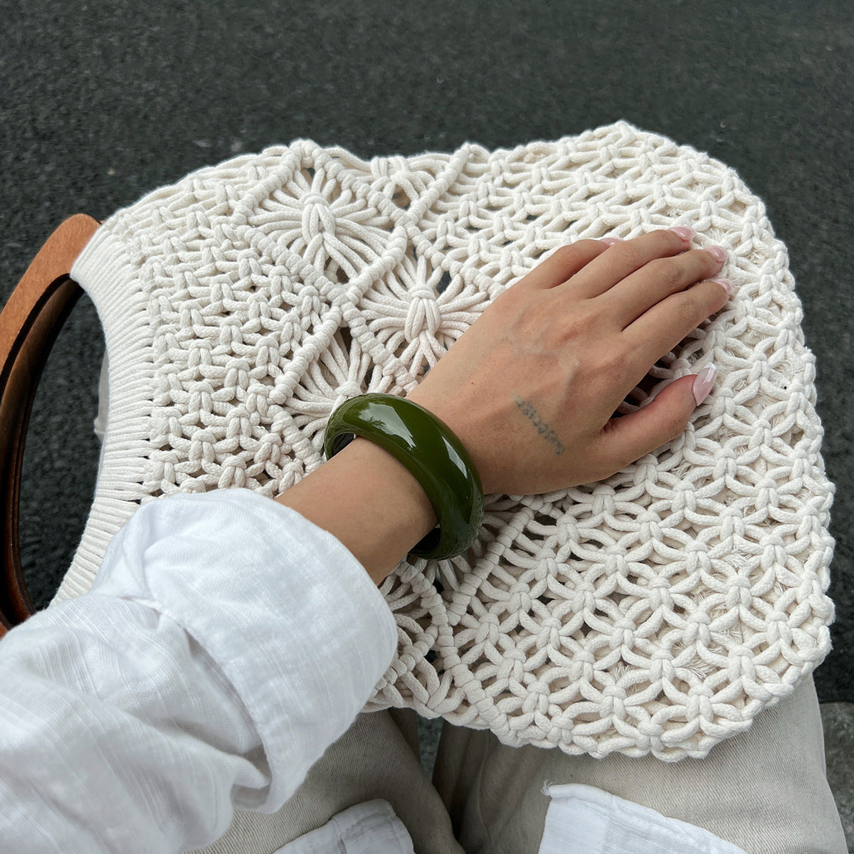 Wholesale Non Fading Resin Bracelet Curved Polished Vintage Style Trendy Jewelry Accessory For Everyday Wear