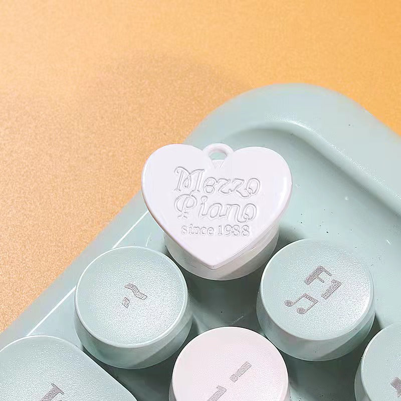 Wholesale Cute Ghost Heart Keychain Zinc Alloy Pink Black Earphone Pendant Car Key Accessory Decorative Gift