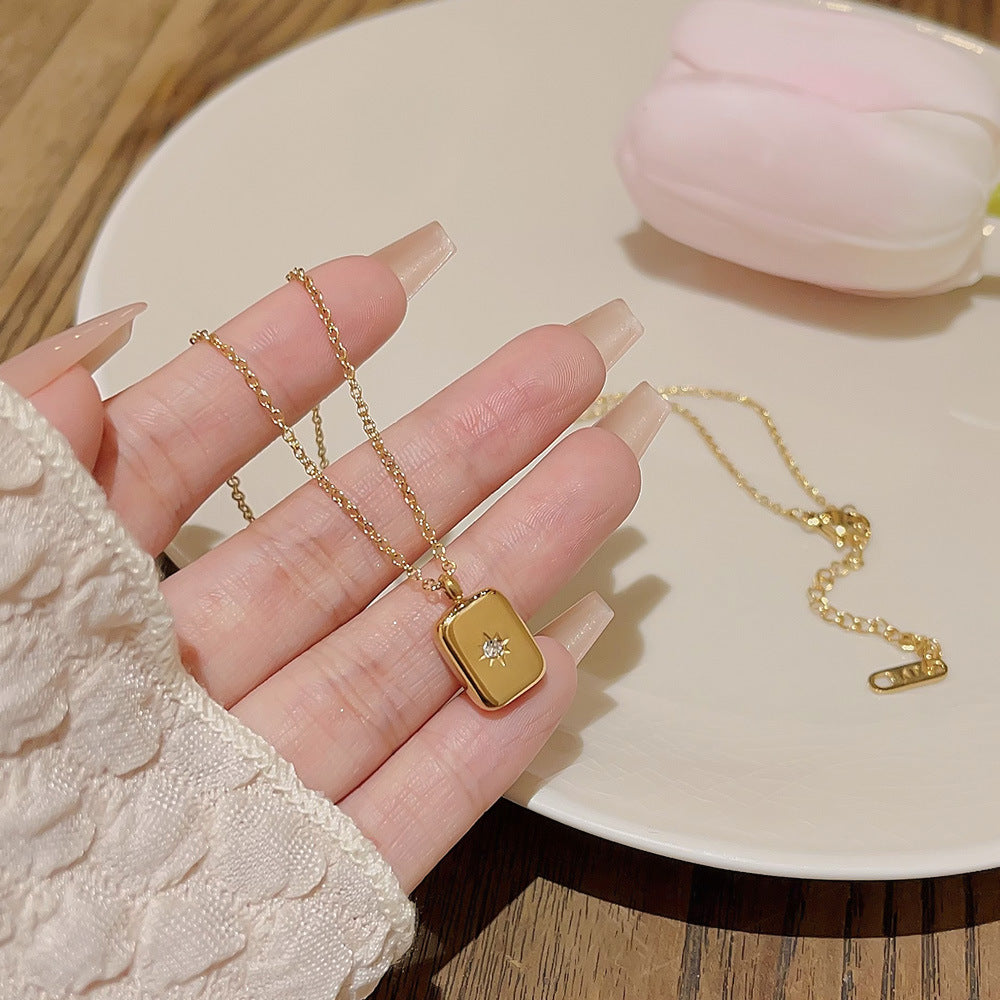 Wholesale Retro Three-dimensional Square Brand Eight Mans Star Diamond Pendant Necklaces