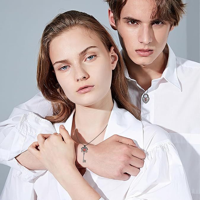 Wholesale  hollow diamond love clavicle chain key lock creative couple  necklace