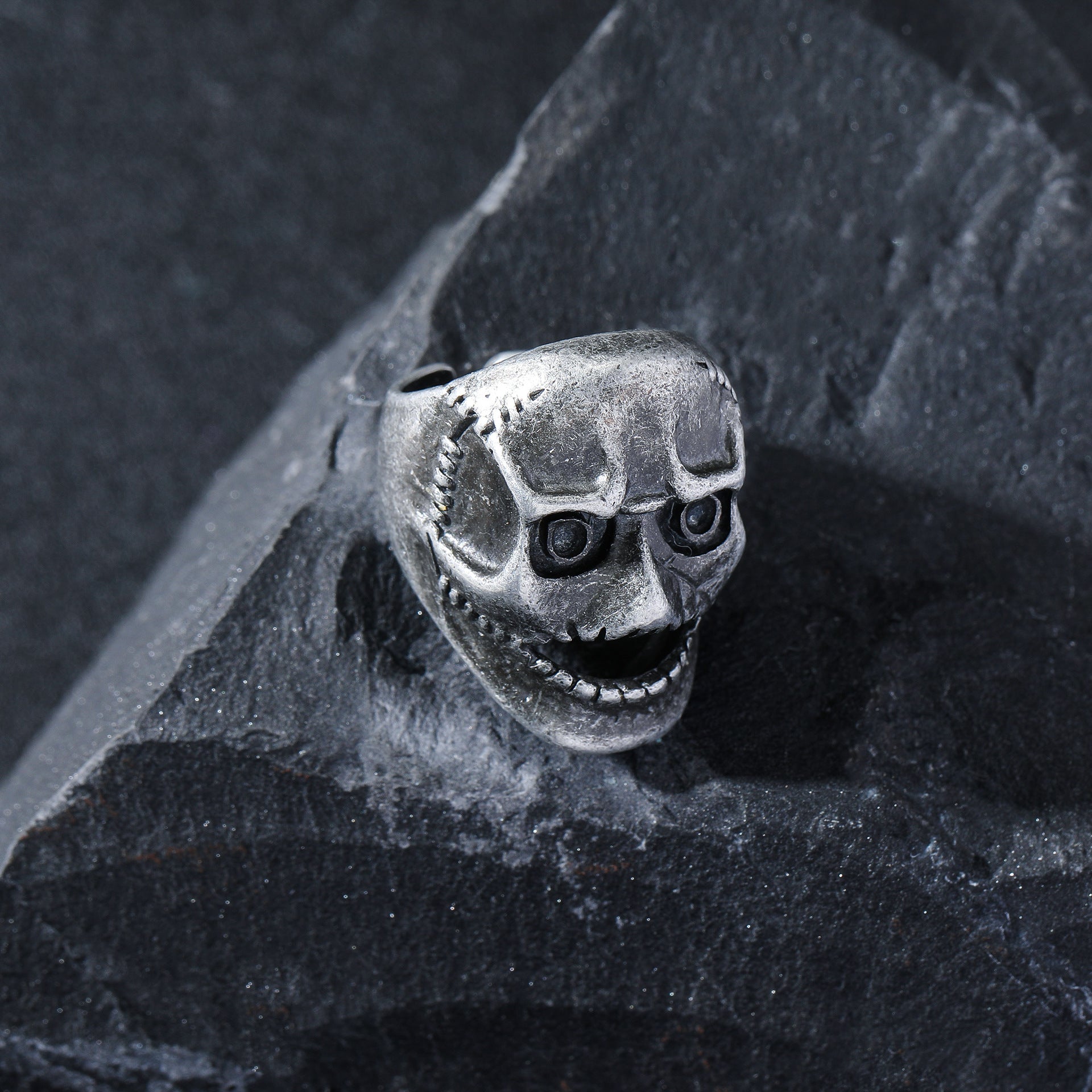 Wholesale Retro Hip Hop Skull Mask Men' s Ring