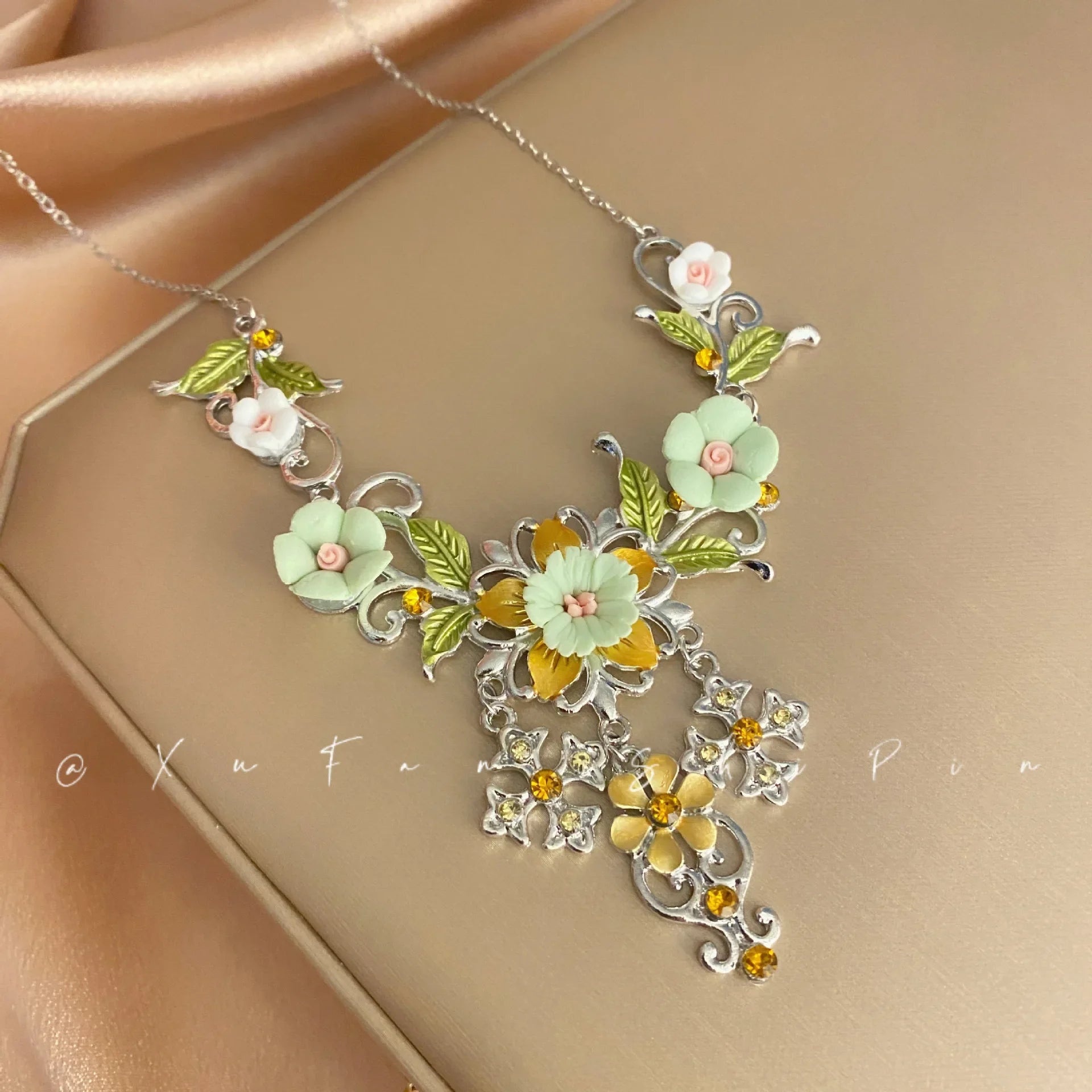 Wholesale Summer New Vintage Forest Green Necklace