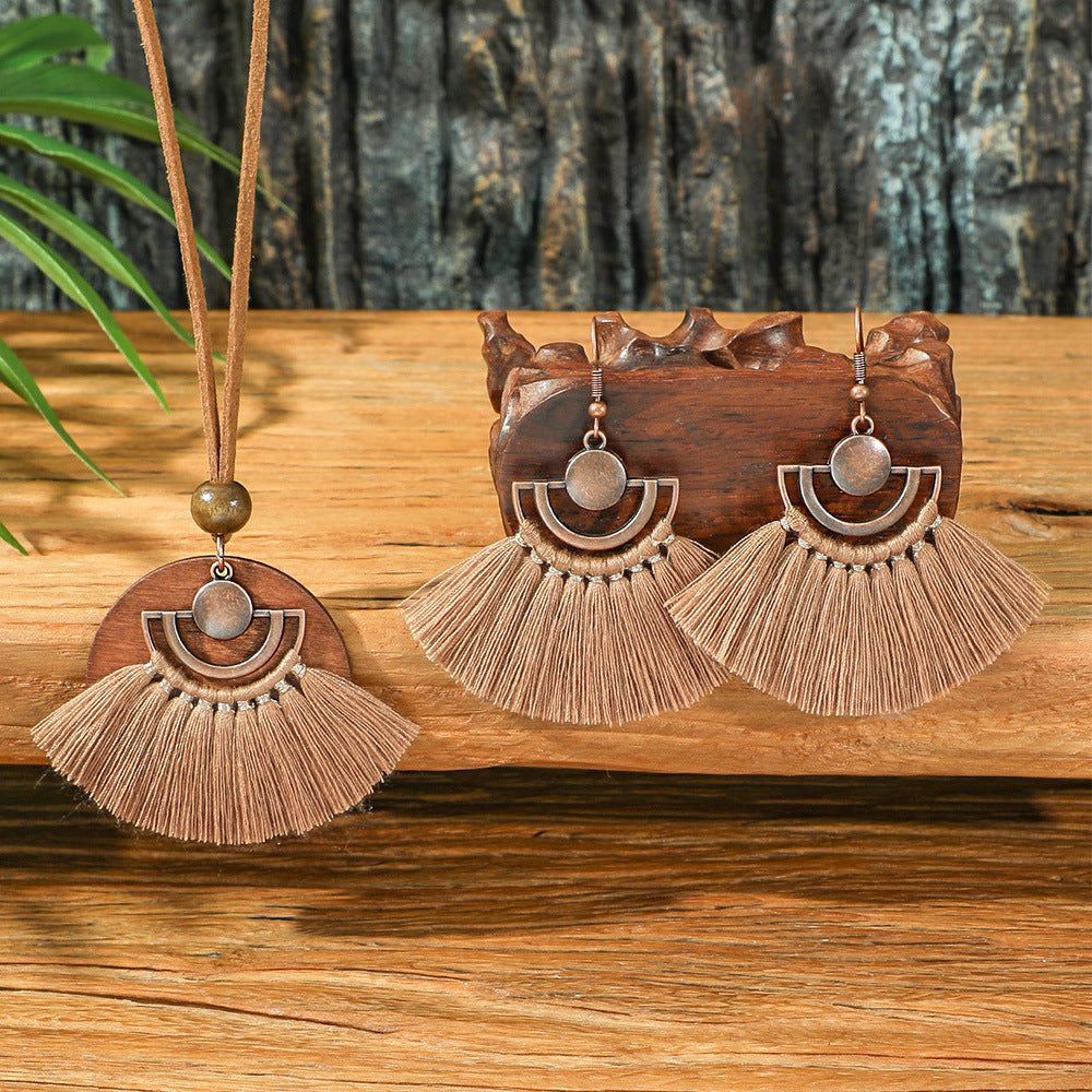 Wholesale Alloy Electroplated Bohemian Jewelry Set Earrings Necklace for Women Fashion Accessory