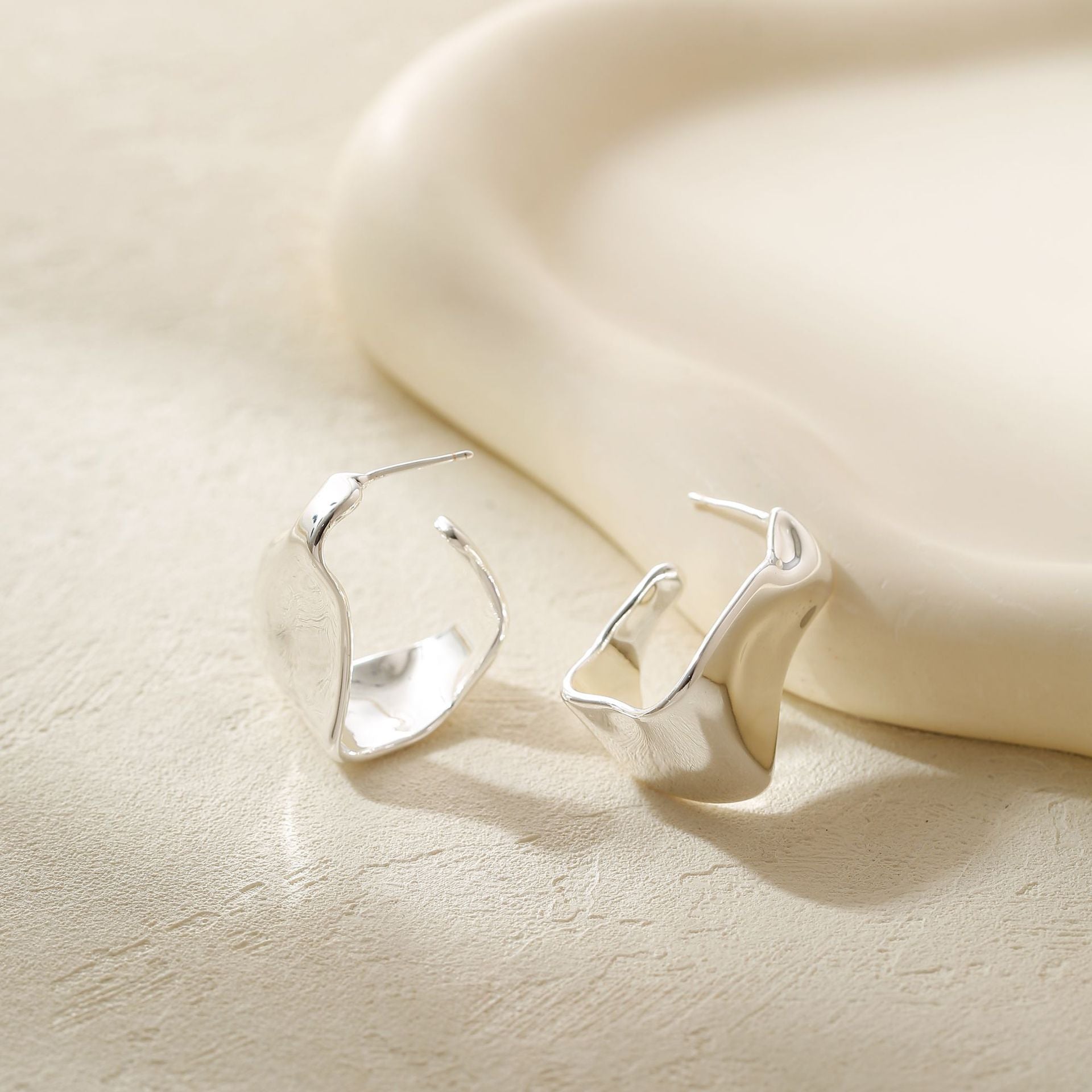 Wholesale  irregular earrings high sense pleated earrings