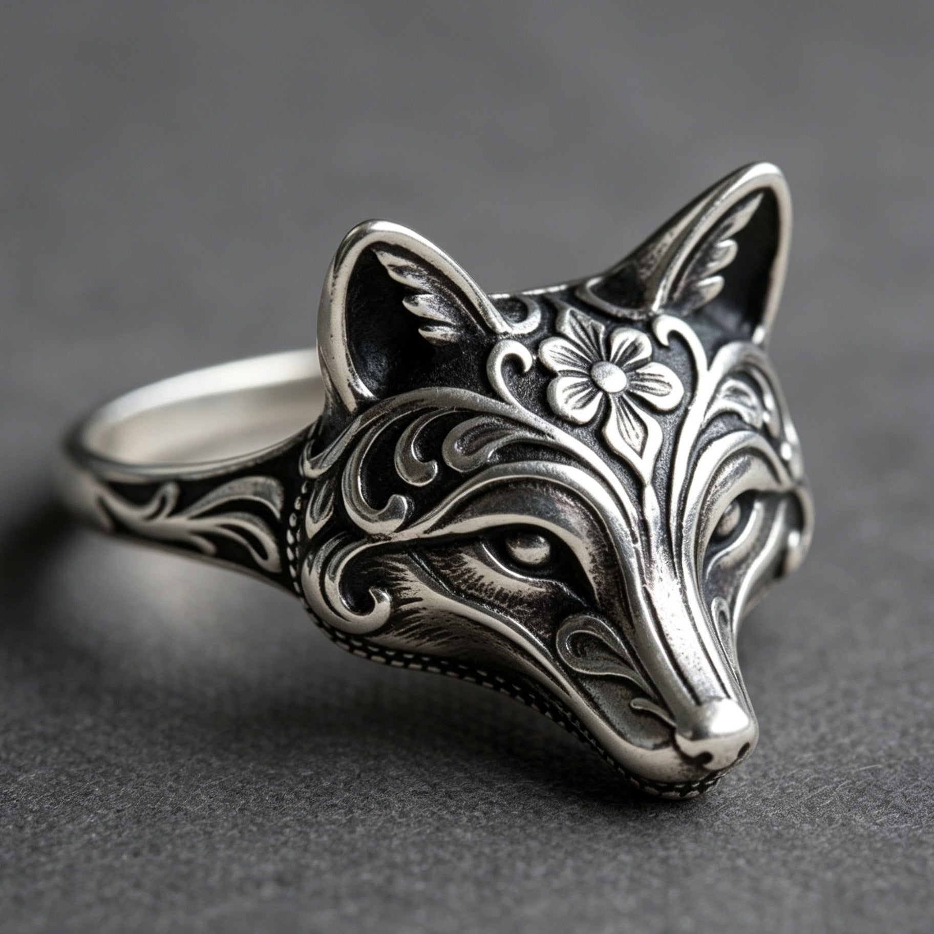 Wholesale Trendy Silver Fox Ring Women' s Alloy Face Carving Design Jewelry Accessory for Boutique Resale Everyday Wear